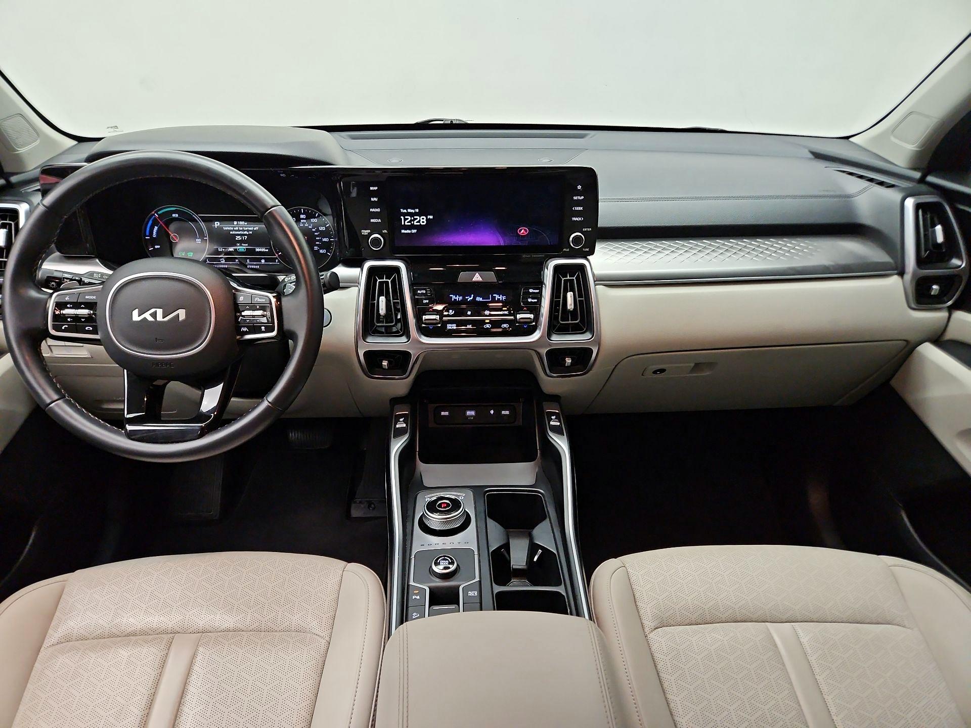 Thumbnail: 2023 Kia Sorento - 9