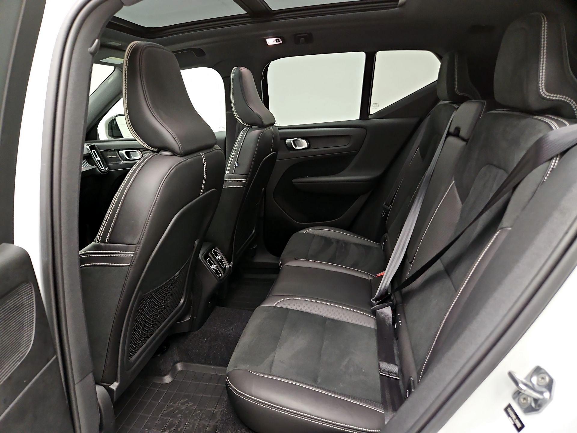 Thumbnail: 2020 Volvo XC40 - 20