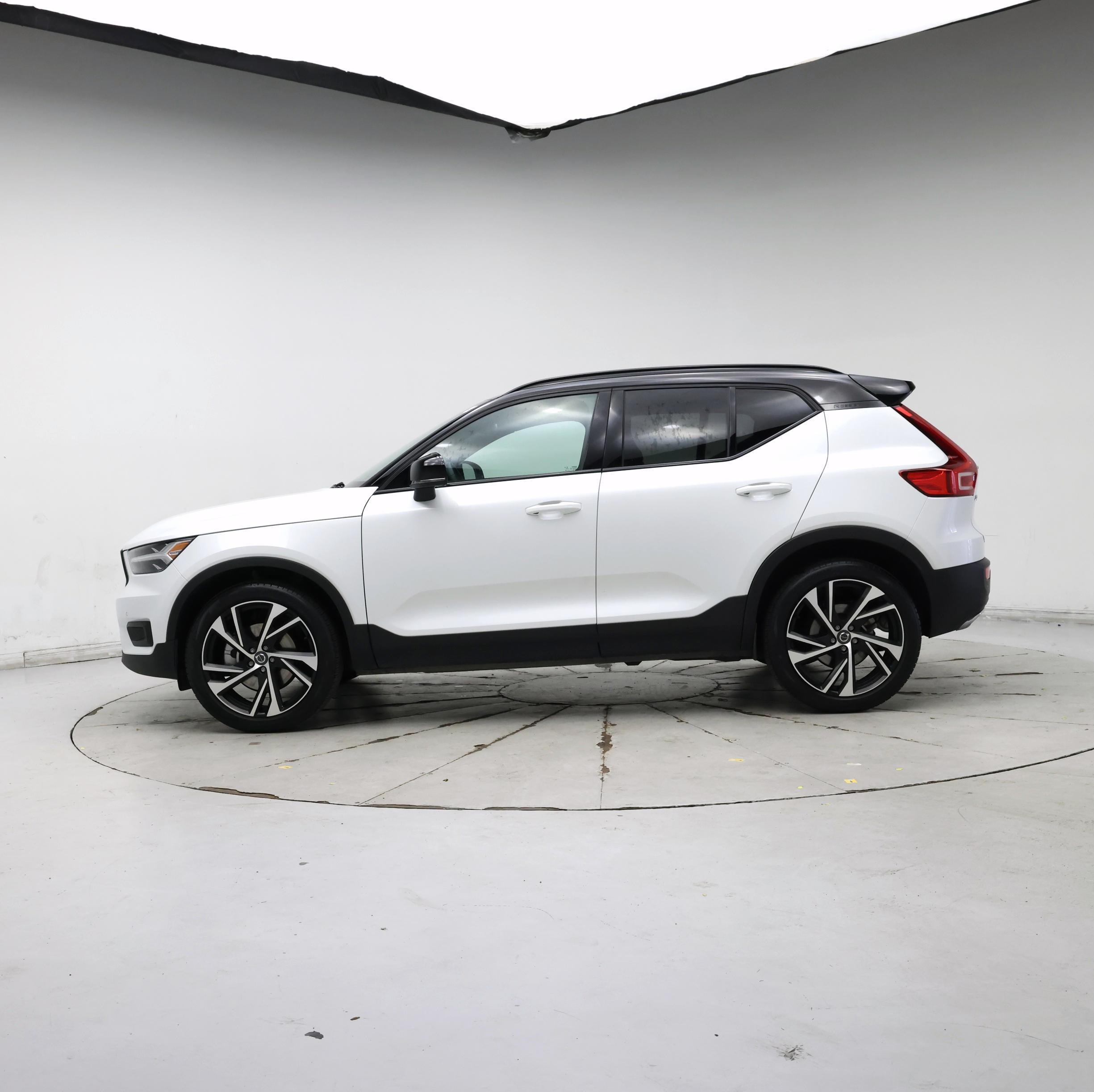 Thumbnail: 2020 Volvo XC40 - 3