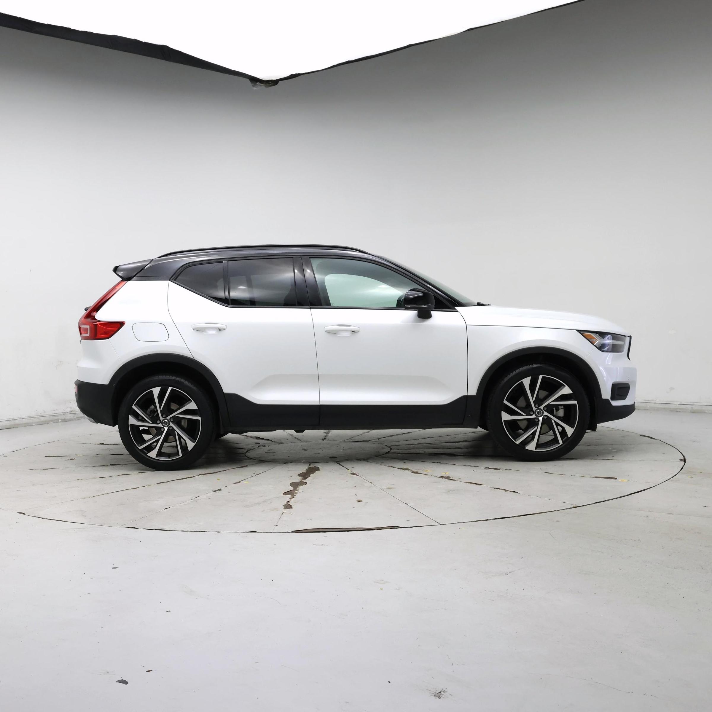 Thumbnail: 2020 Volvo XC40 - 7