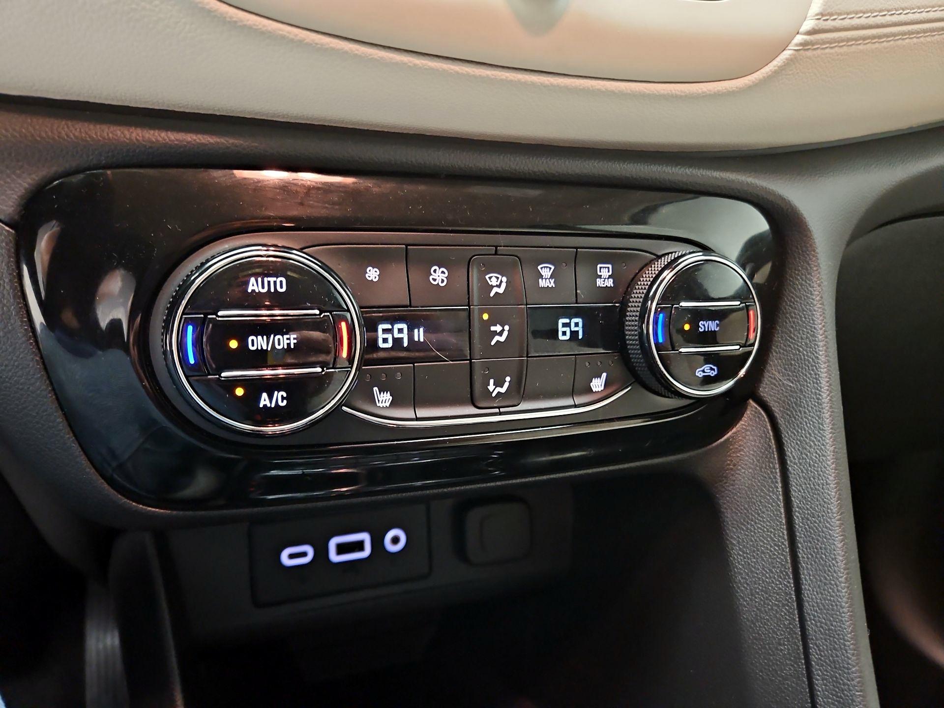 Thumbnail: 2022 Buick Encore GX - 16