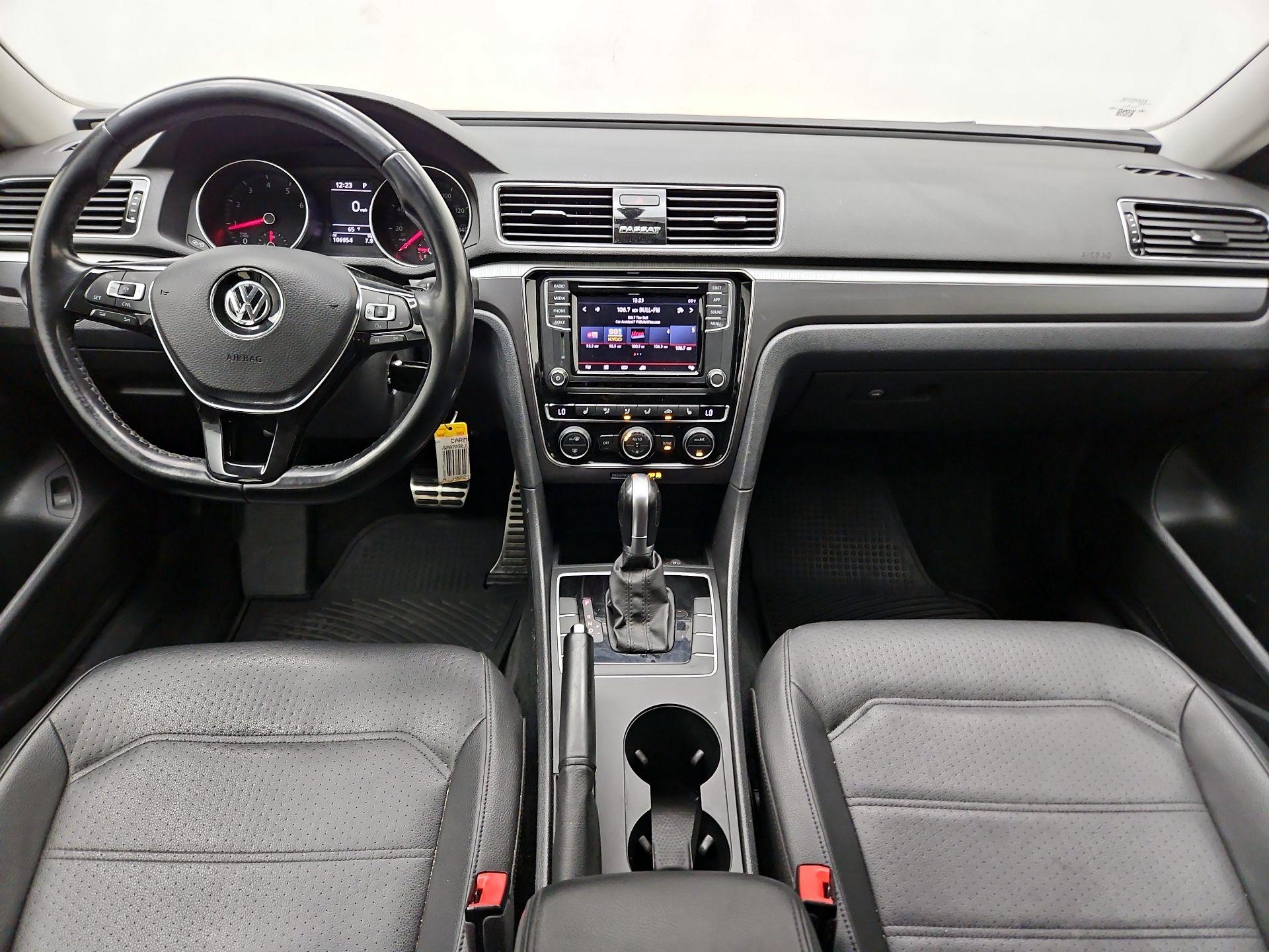 Thumbnail: 2018 Volkswagen Passat - 9