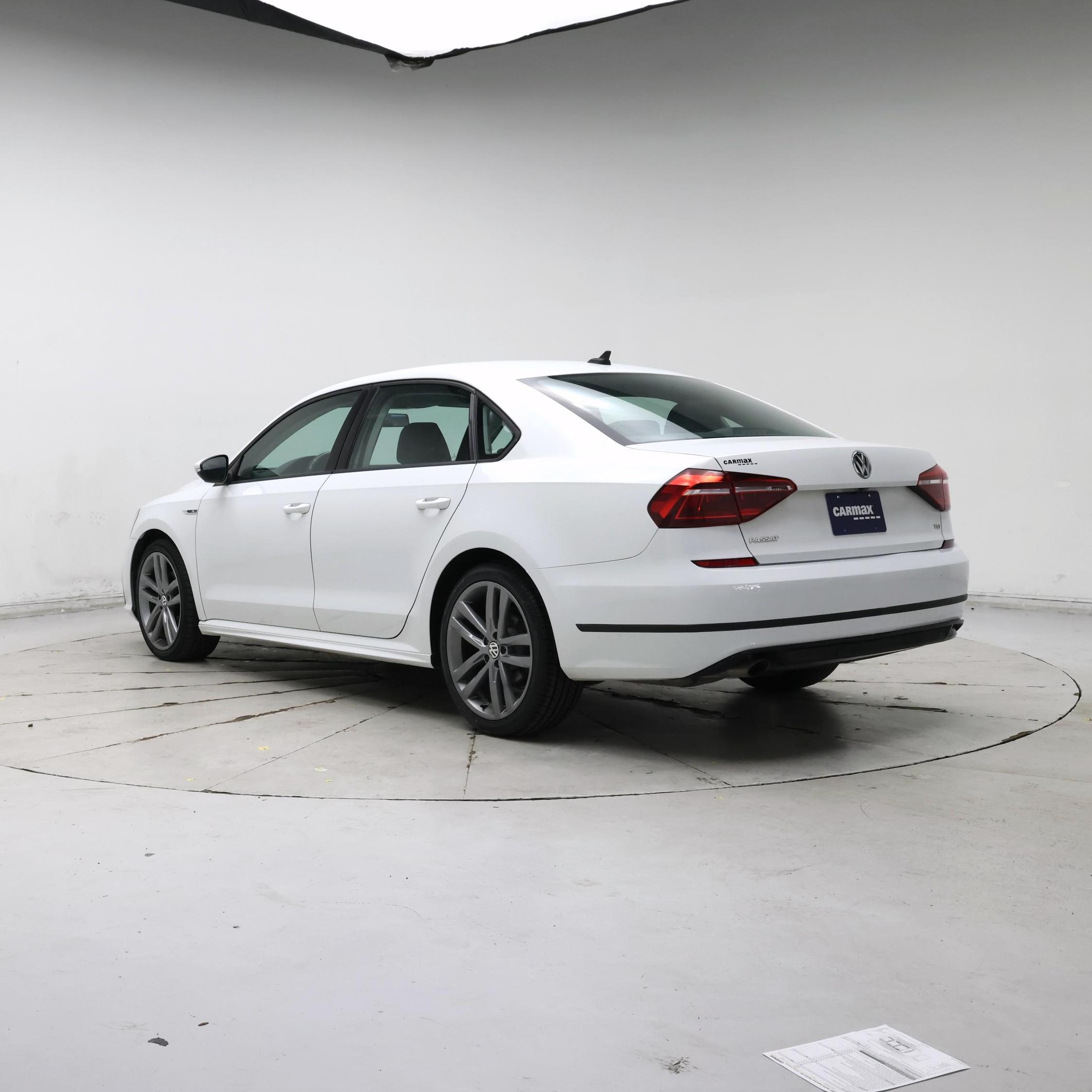 Thumbnail: 2018 Volkswagen Passat - 2