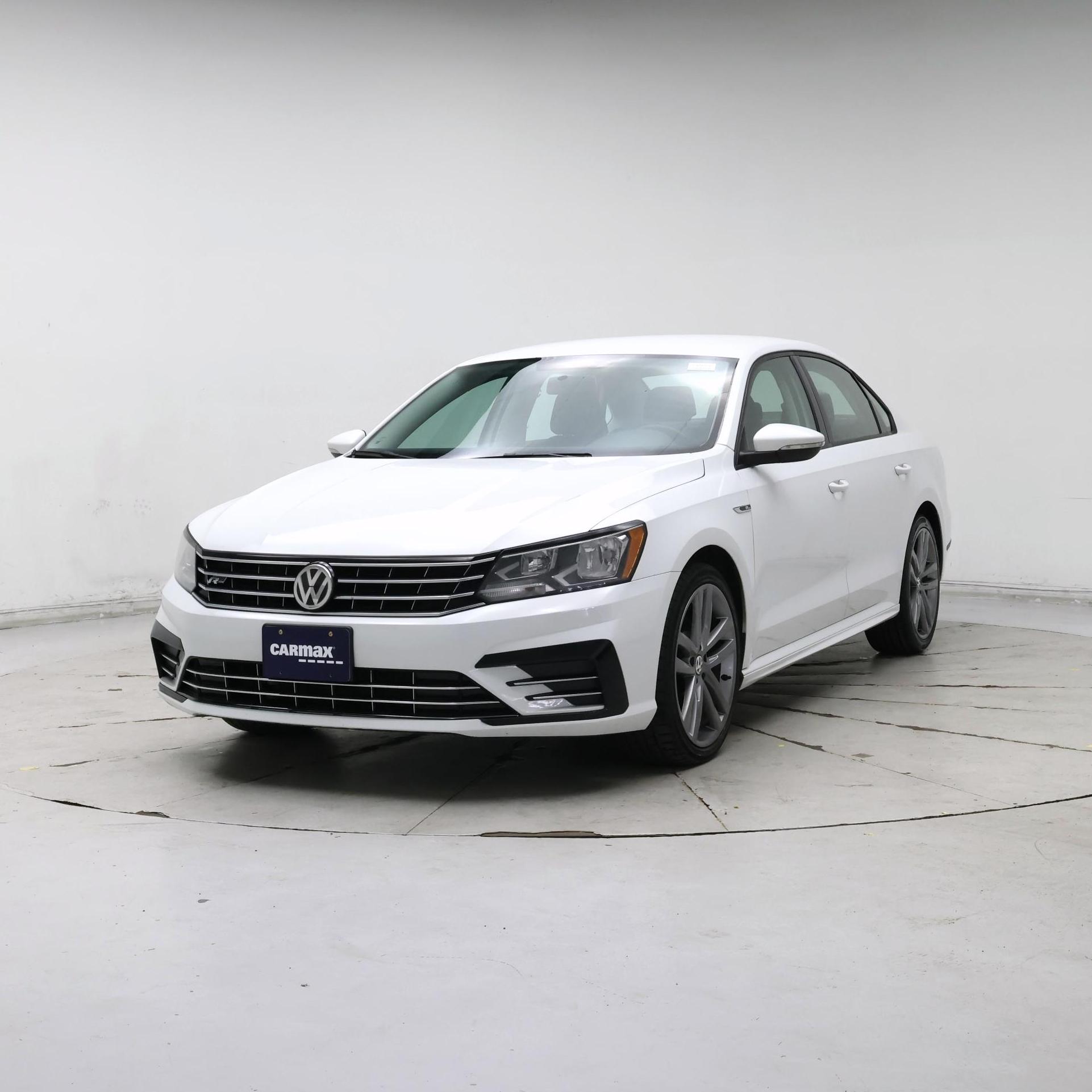 Thumbnail: 2018 Volkswagen Passat - 4
