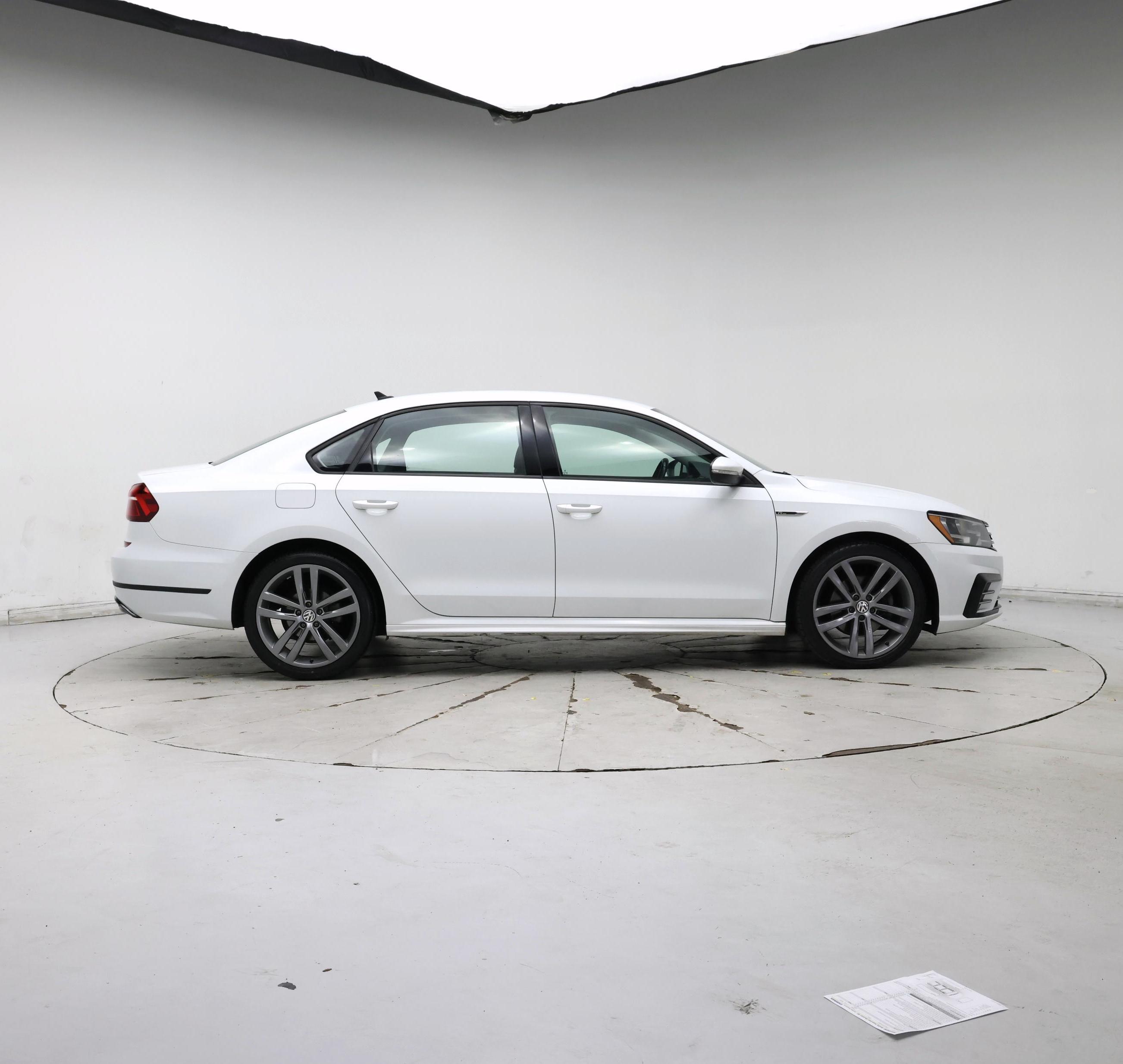Thumbnail: 2018 Volkswagen Passat - 7