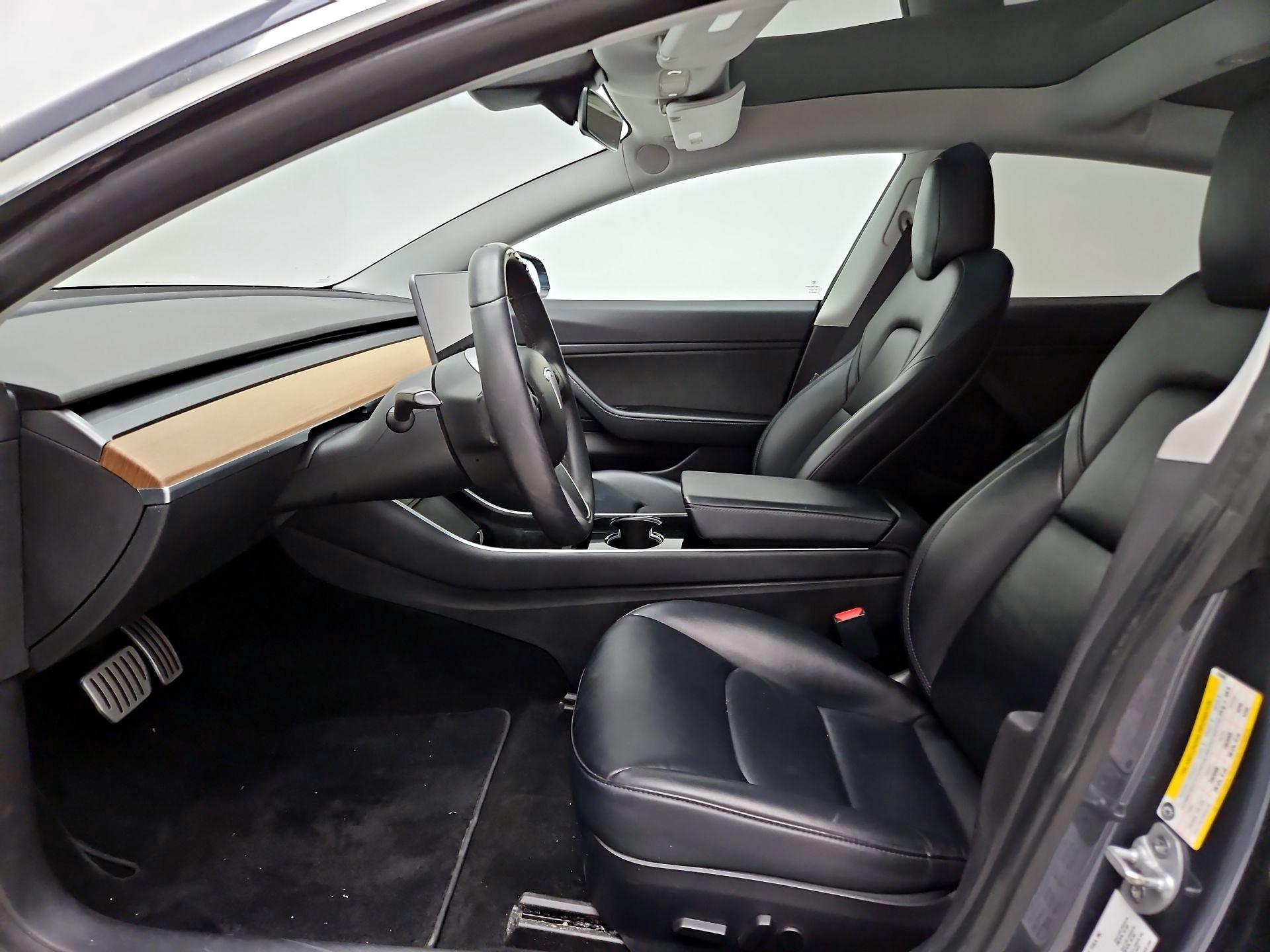 Thumbnail: 2020 Tesla Model 3 - 11