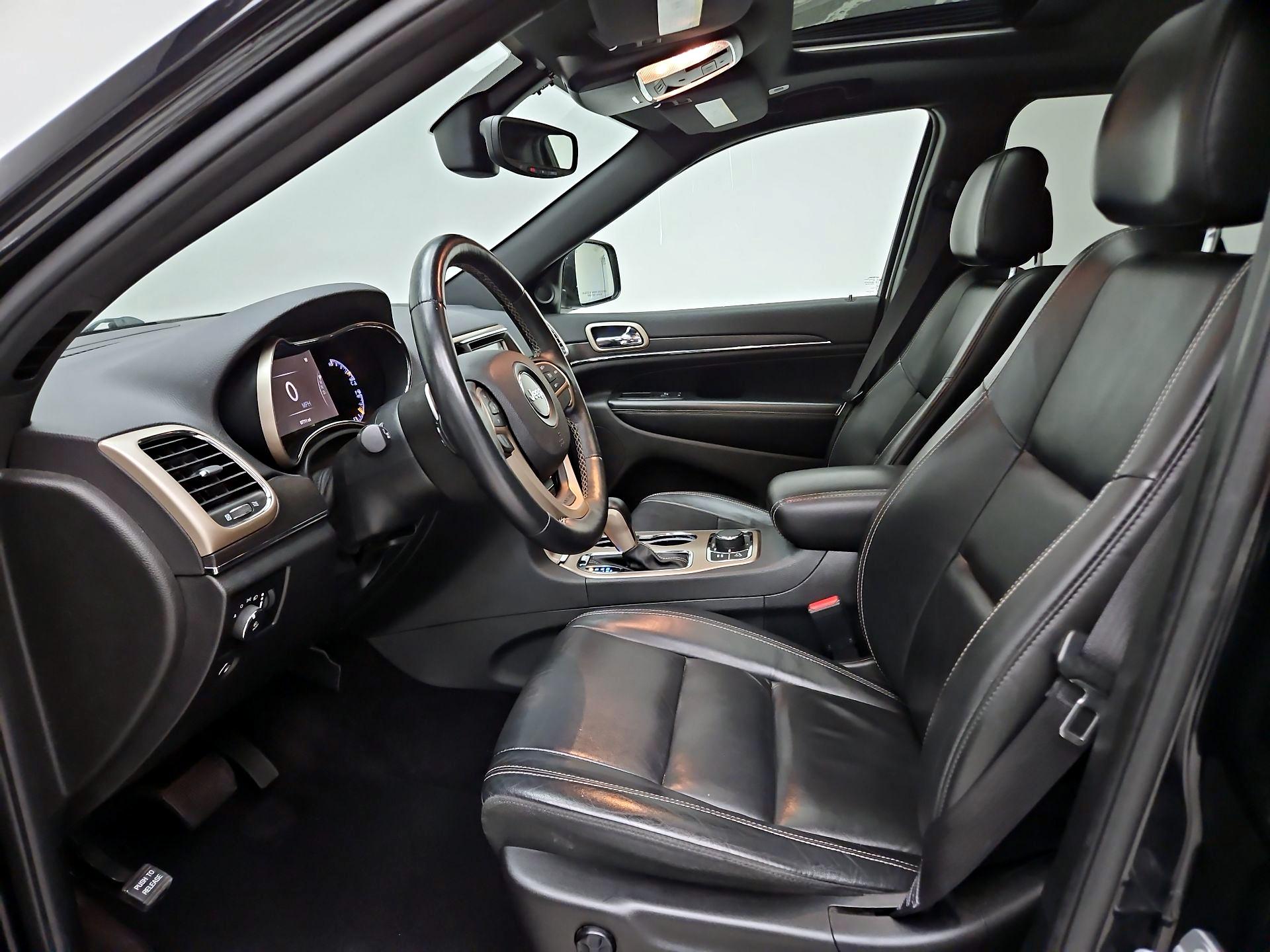 Thumbnail: 2017 Jeep Grand Cherokee - 11