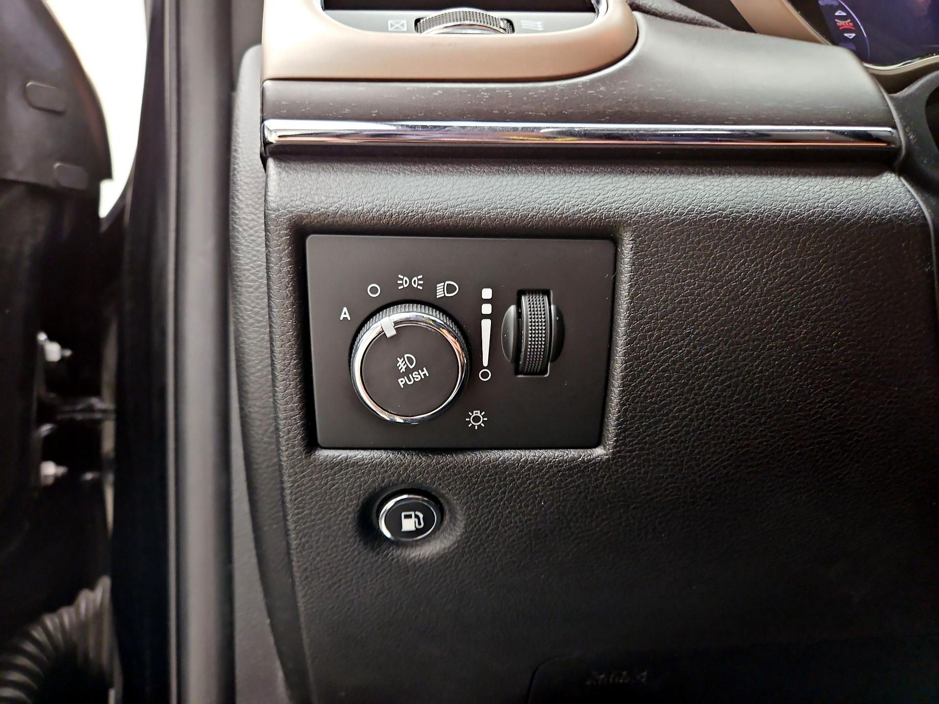 Thumbnail: 2017 Jeep Grand Cherokee - 13