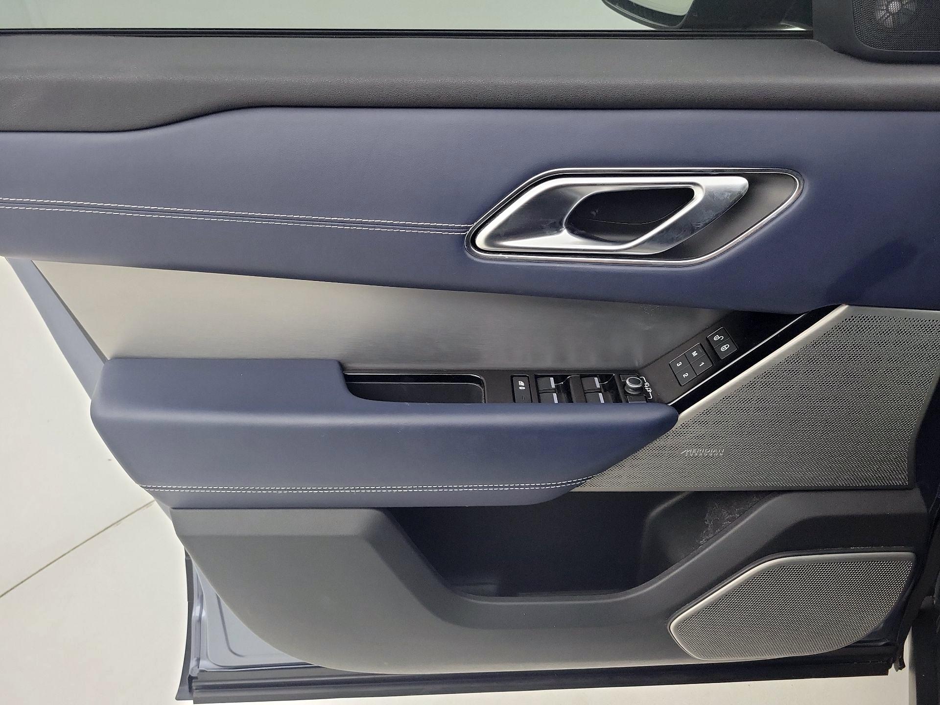 Thumbnail: 2019 Land Rover Range Rover Velar - 12