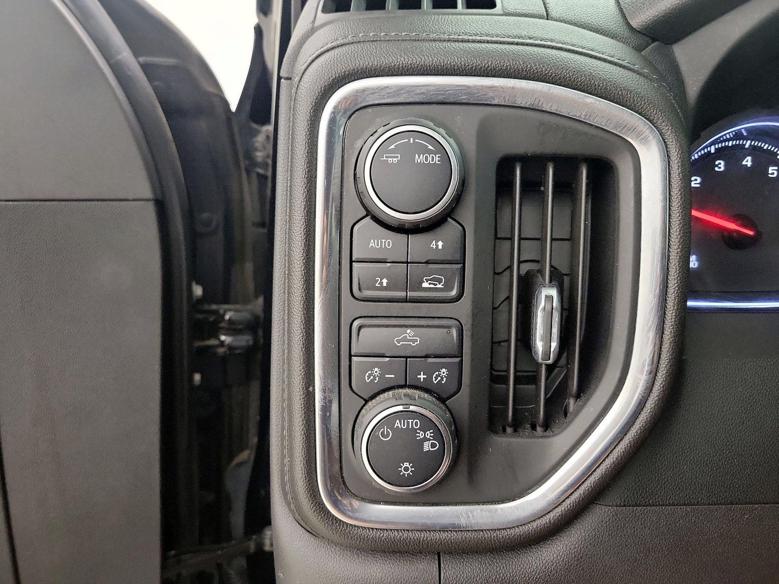 2022 Chevrolet Silverado 1500 Limited LT - Photo 14