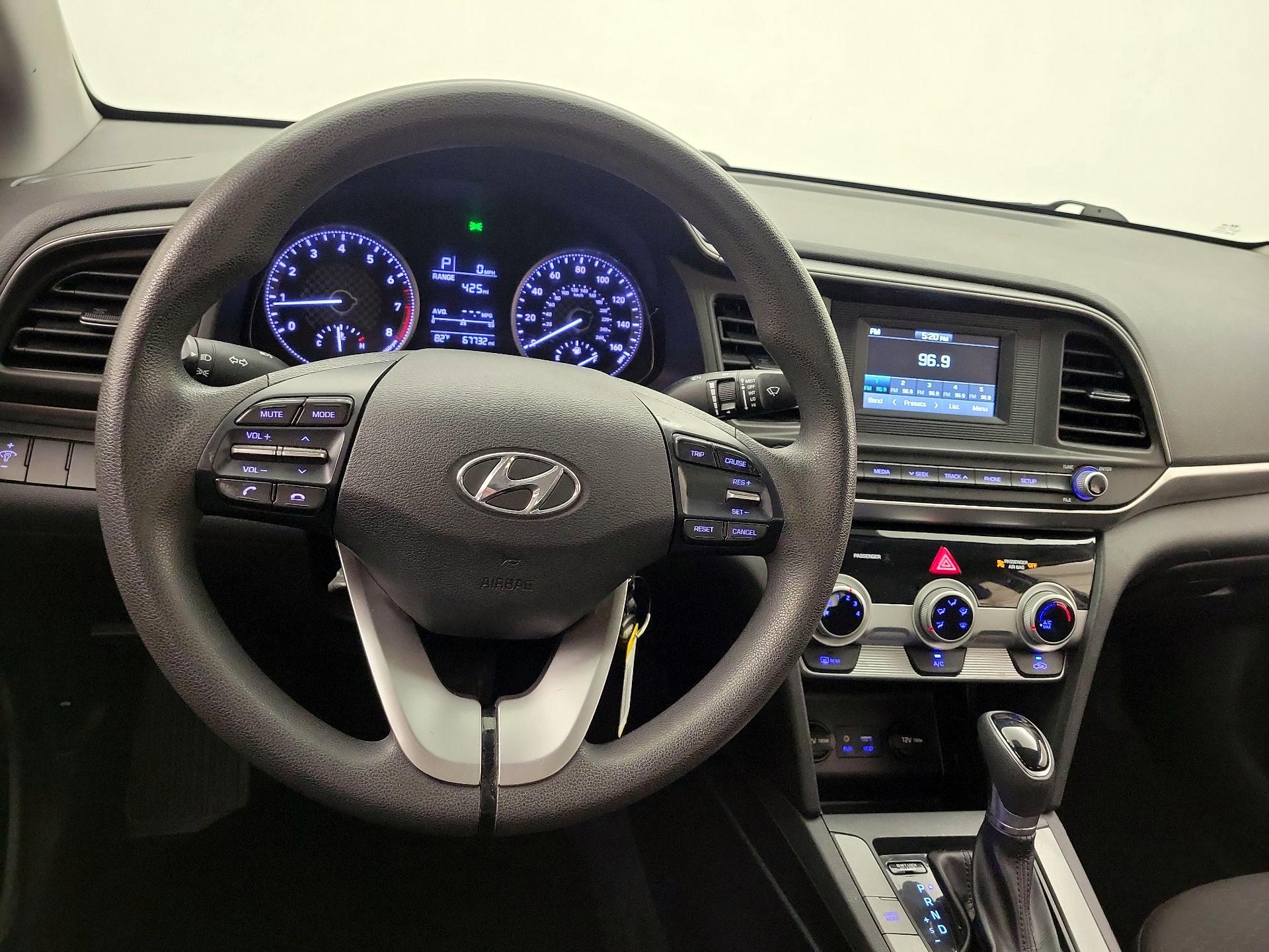 Thumbnail: 2019 Hyundai Elantra - 9