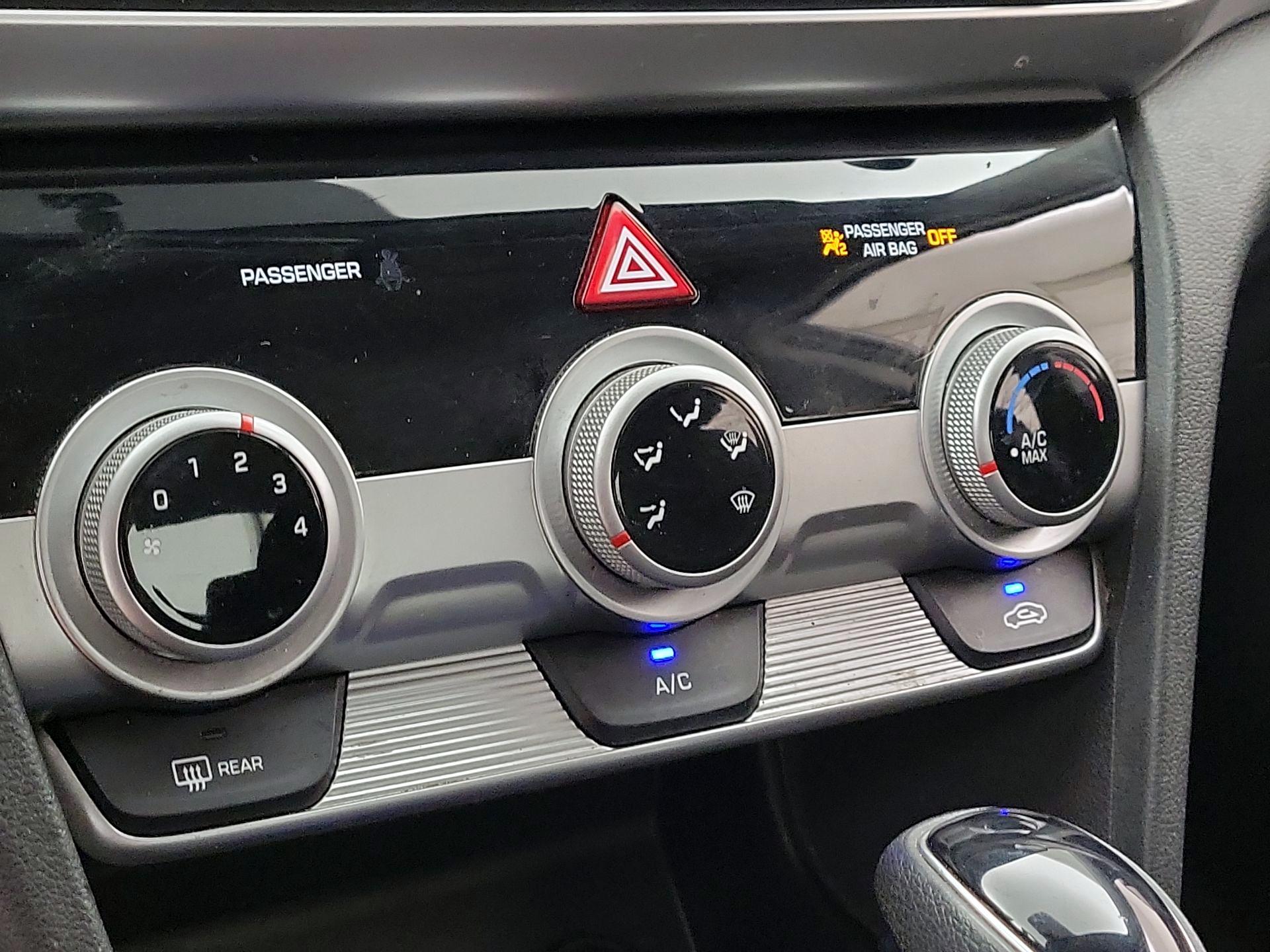 Thumbnail: 2019 Hyundai Elantra - 16