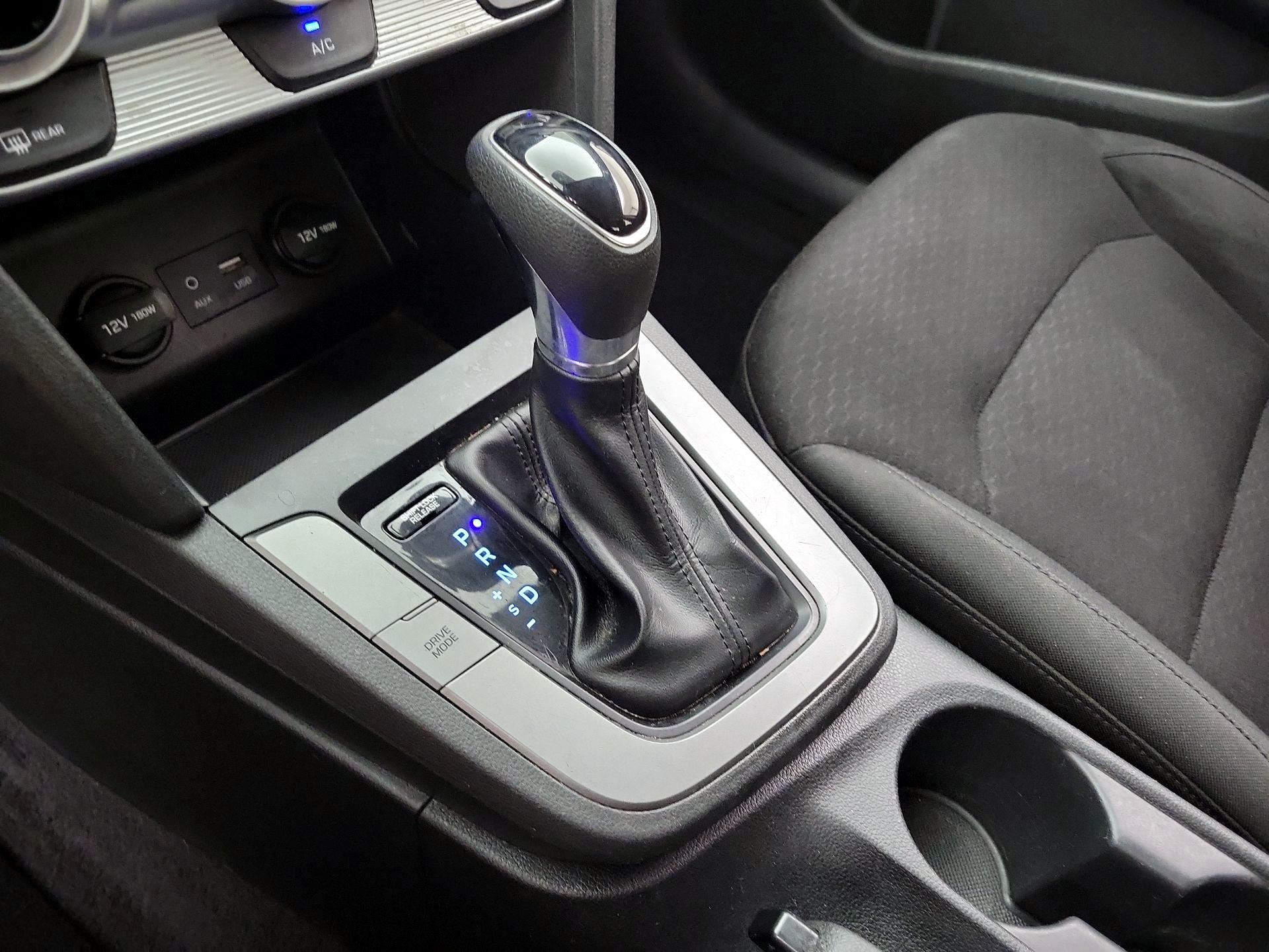 Thumbnail: 2019 Hyundai Elantra - 17