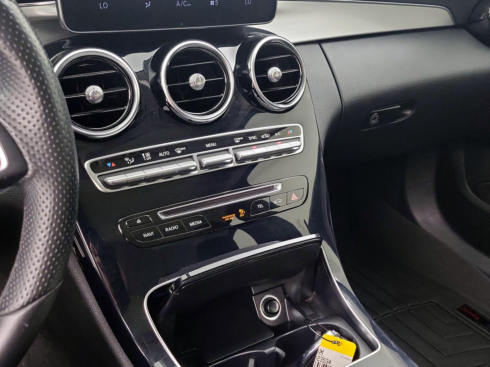Thumbnail: 2015 Mercedes-Benz C-Class - 17