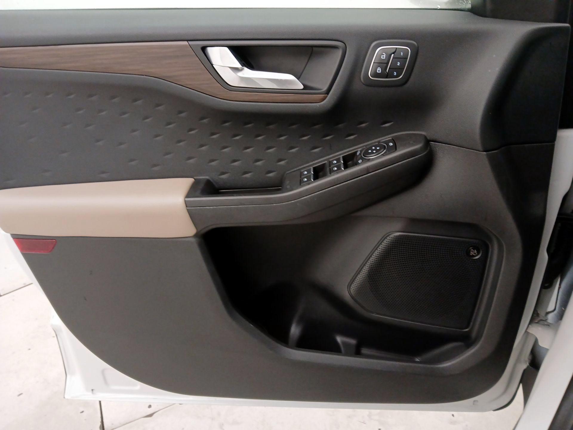 Thumbnail: 2020 Ford Escape - 12