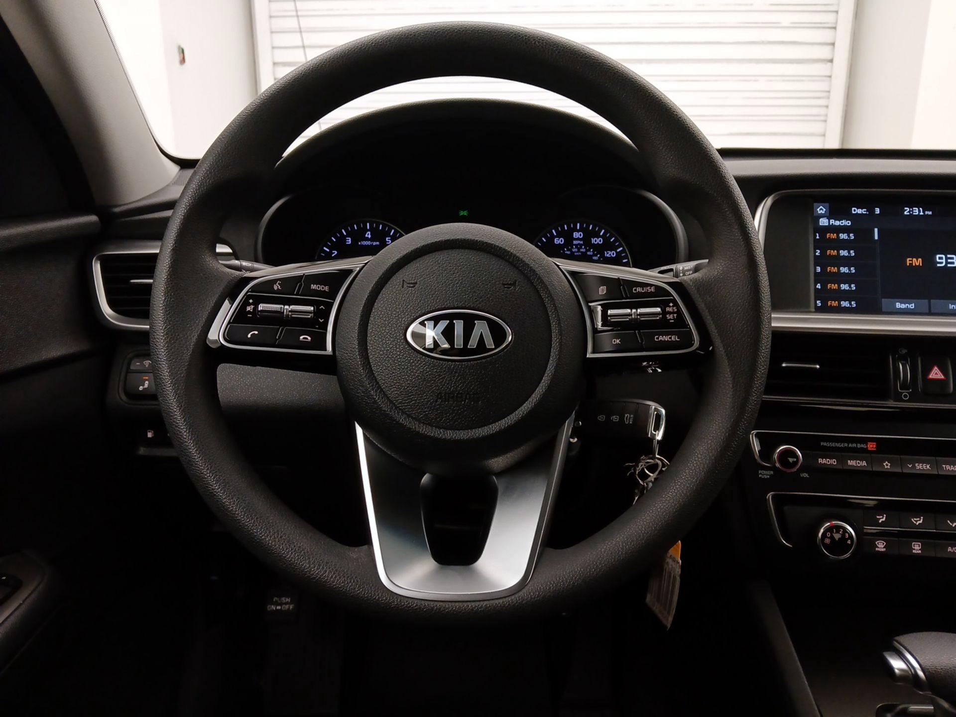 Thumbnail: 2020 Kia Optima - 10