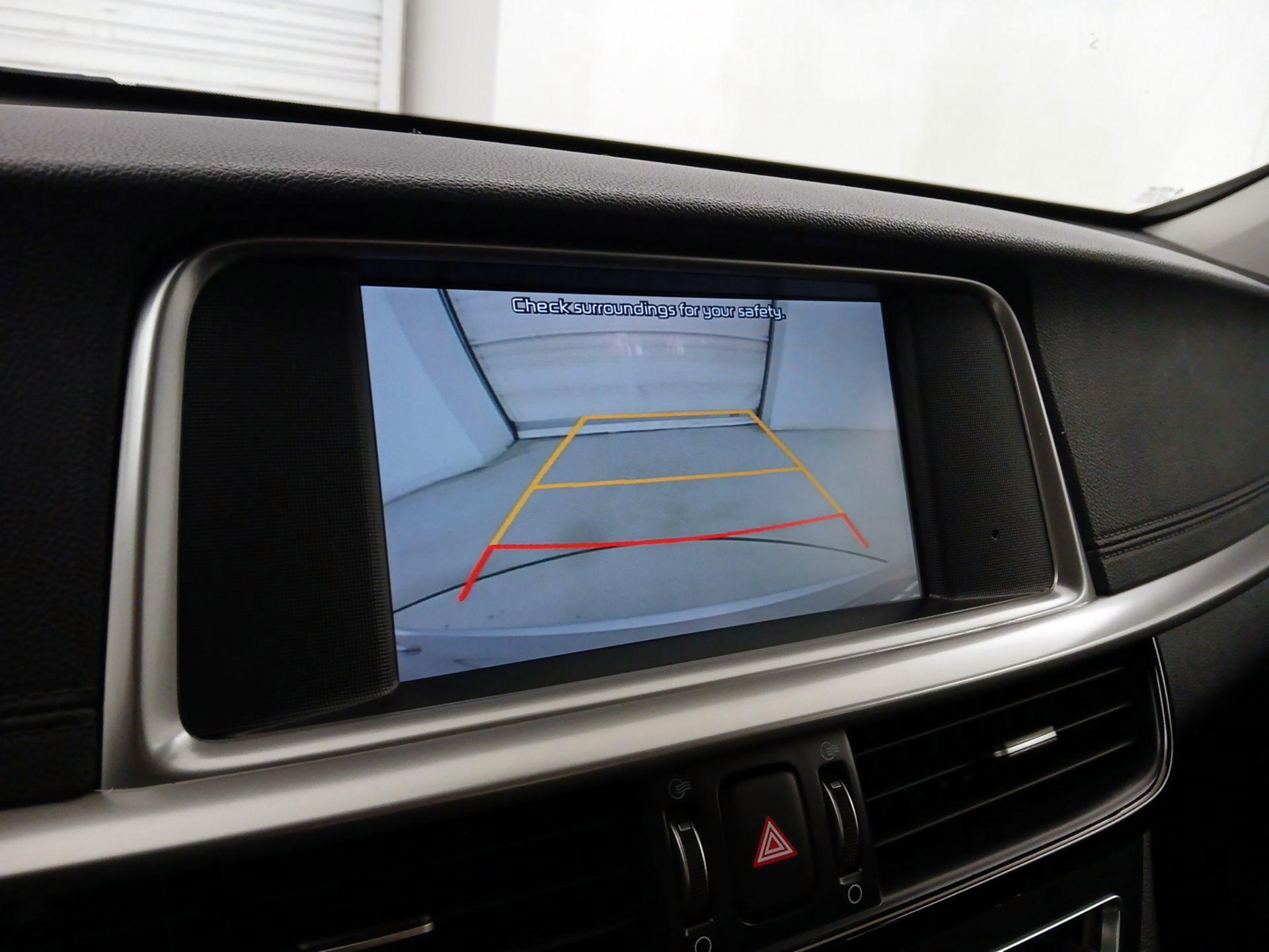 Thumbnail: 2020 Kia Optima - 14