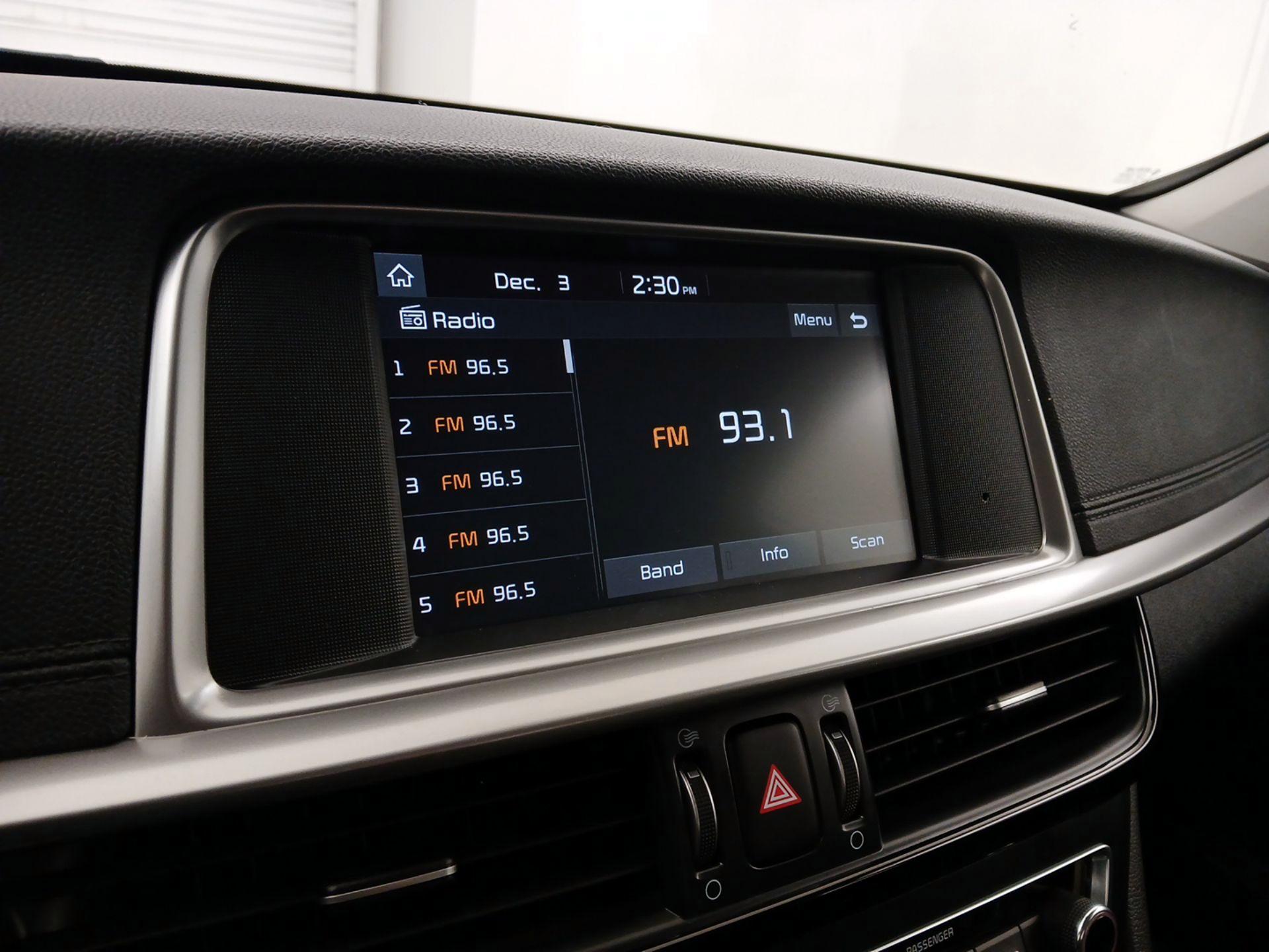 Thumbnail: 2020 Kia Optima - 15