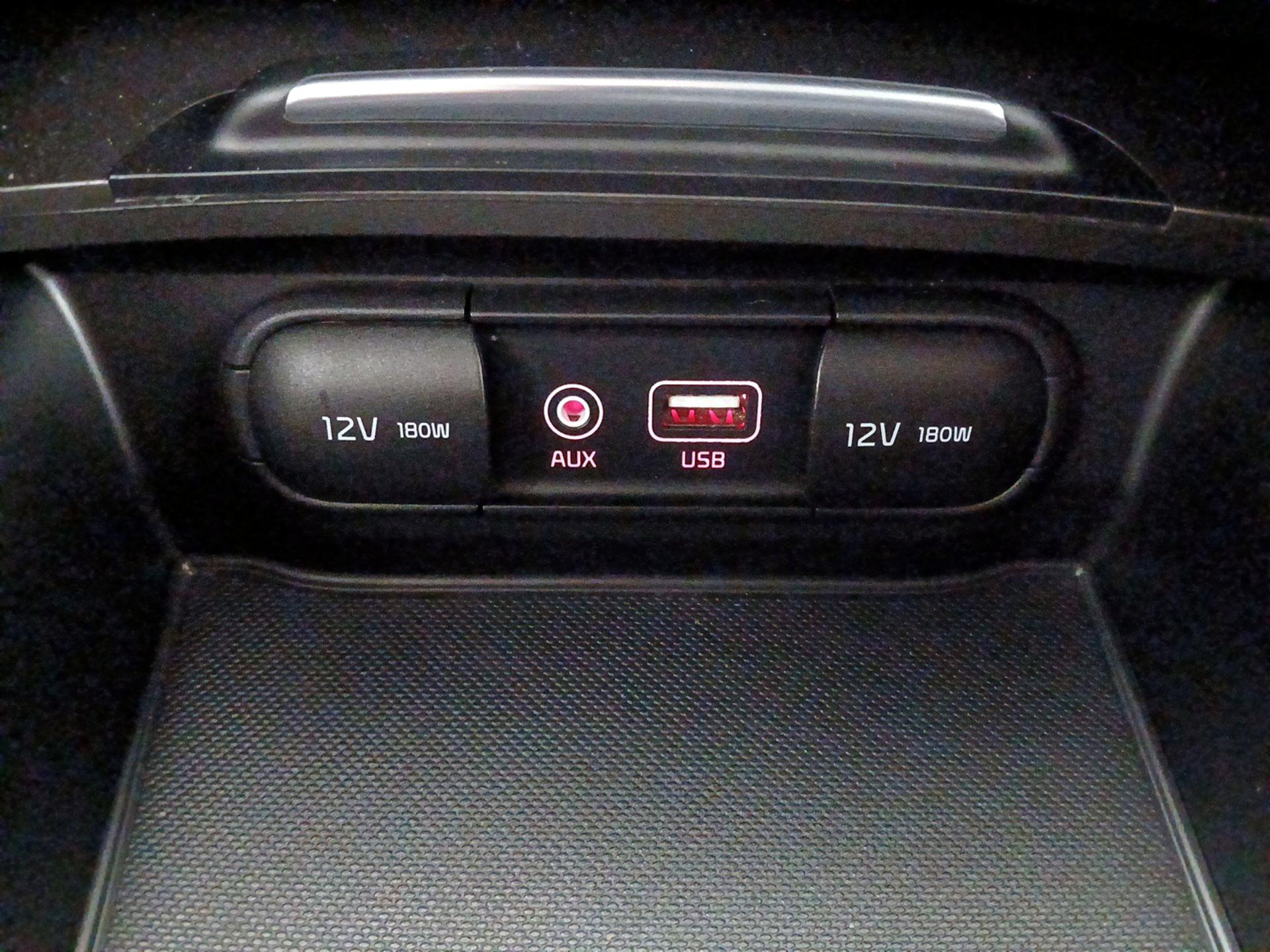 Thumbnail: 2020 Kia Optima - 18