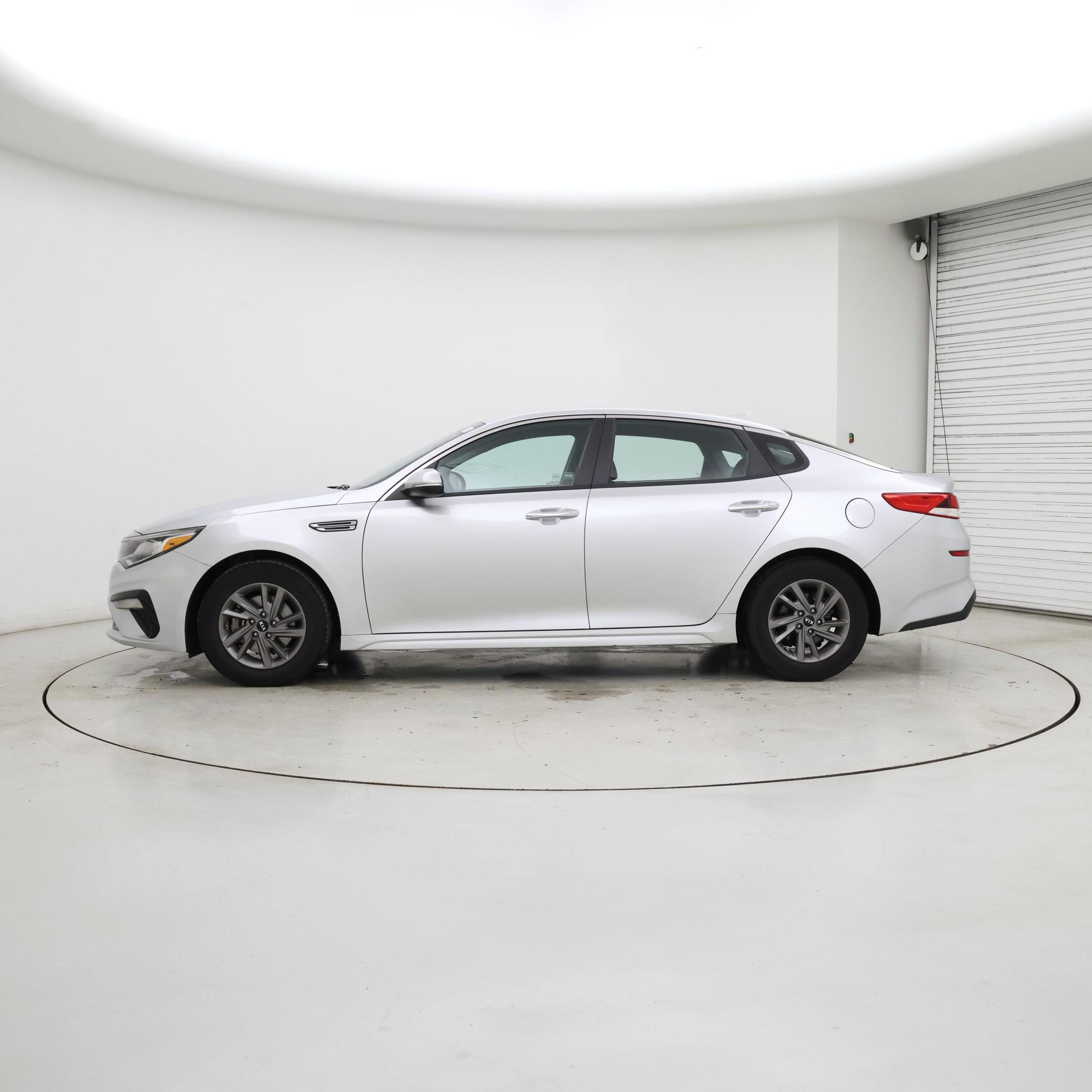 Thumbnail: 2020 Kia Optima - 3