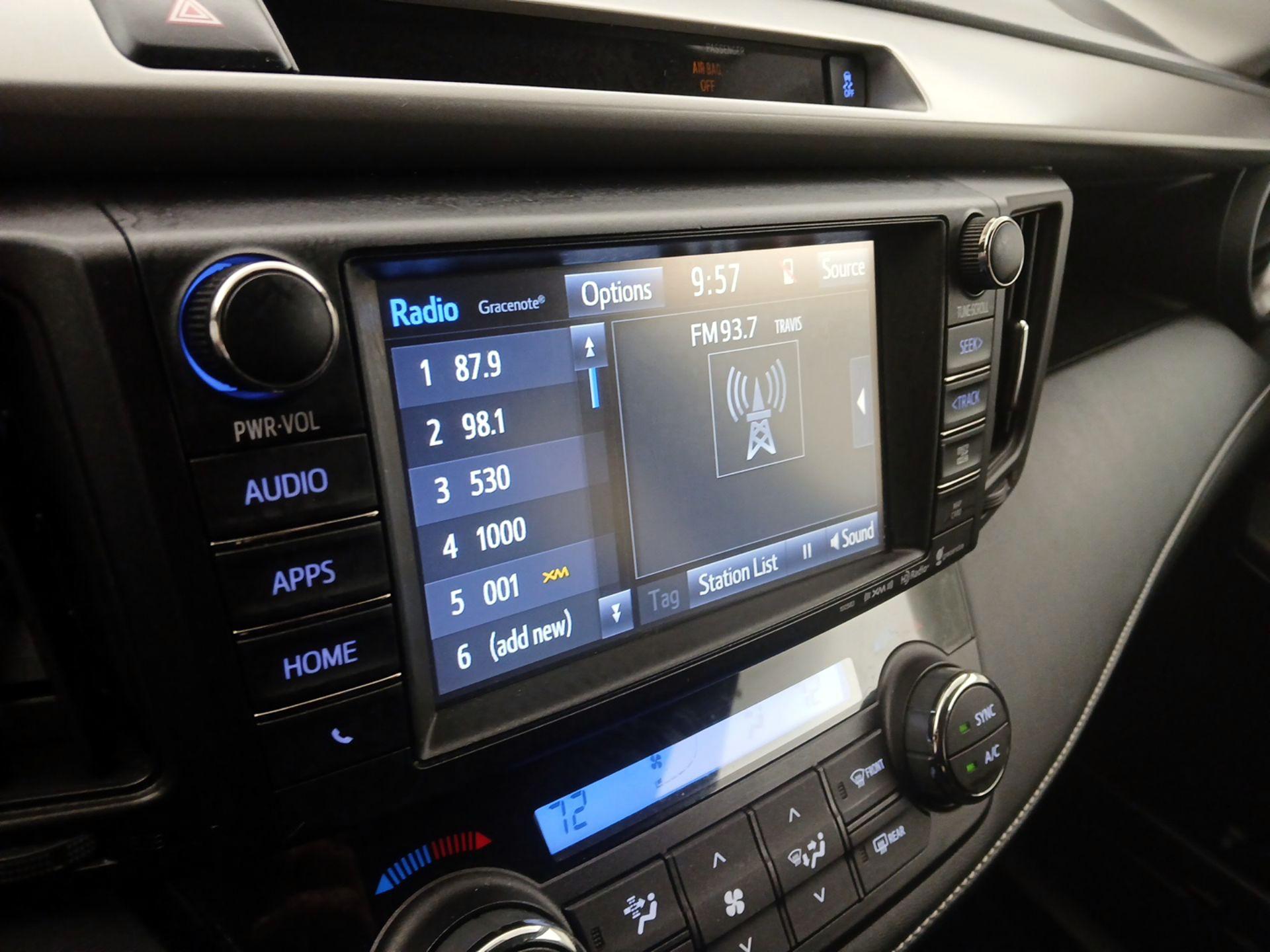 Thumbnail: 2016 Toyota RAV4 - 15