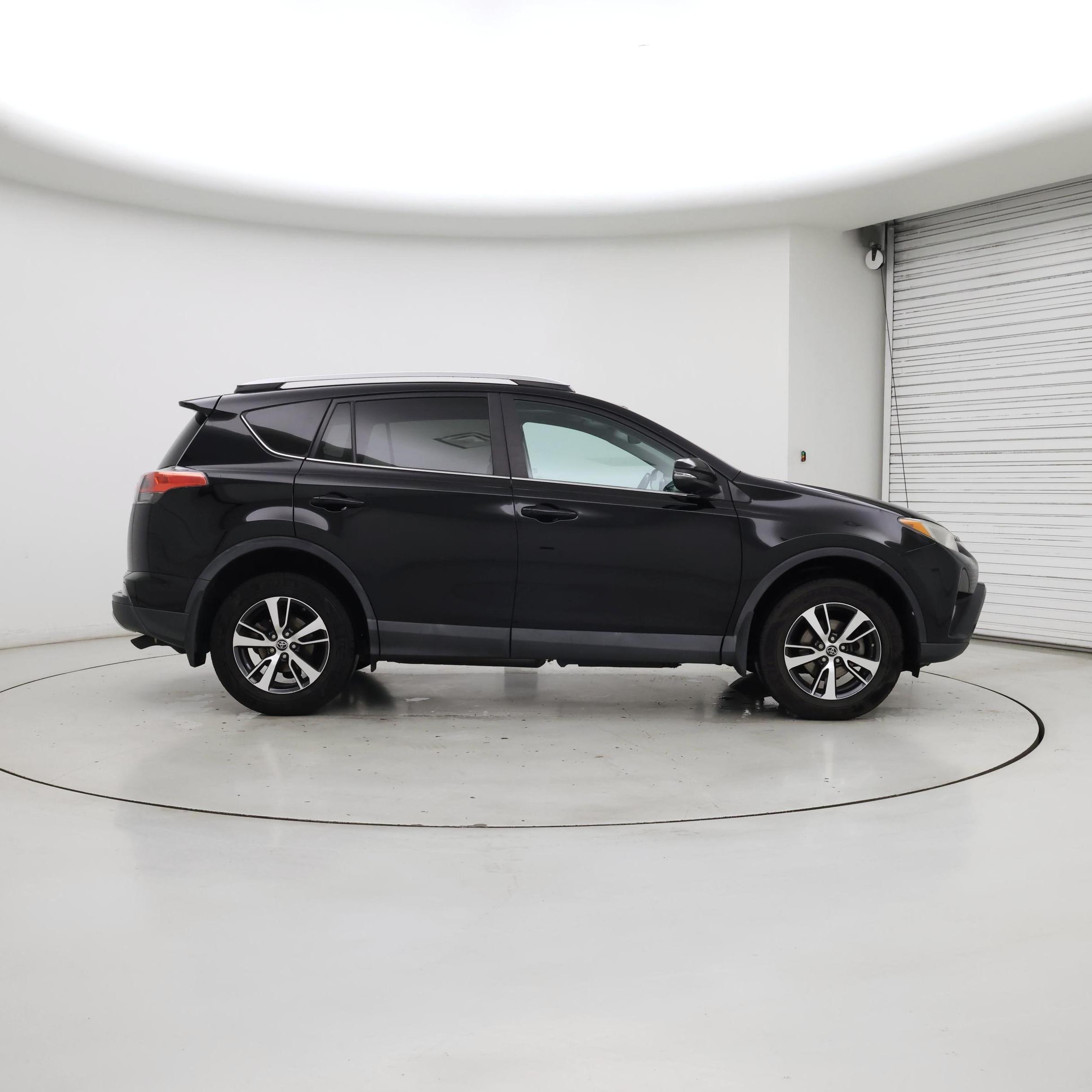 Thumbnail: 2016 Toyota RAV4 - 7