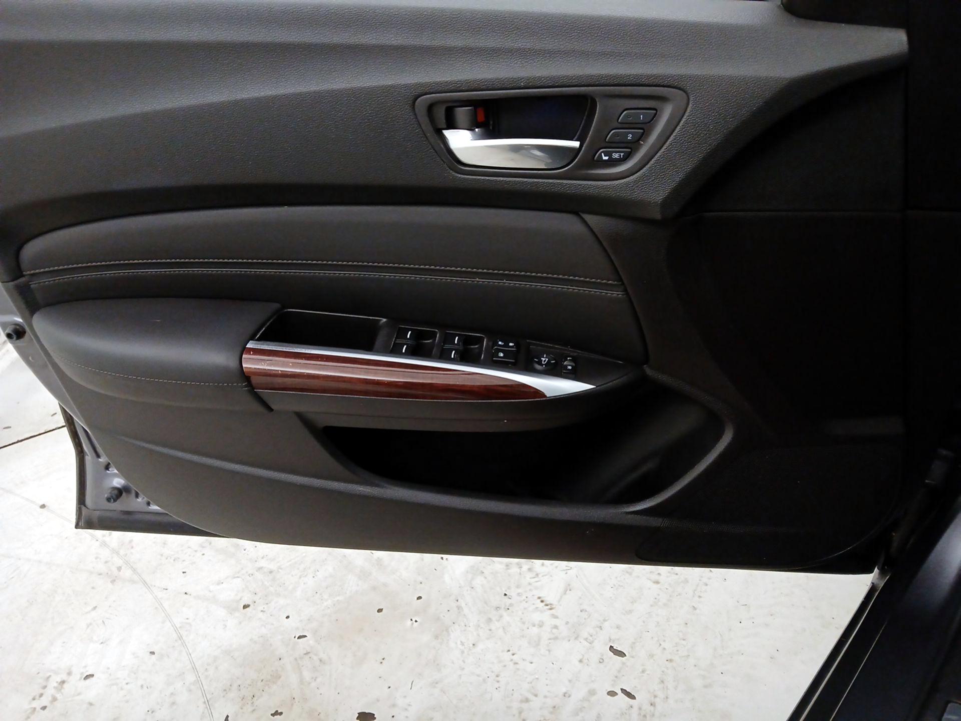 Thumbnail: 2017 Acura TLX - 12