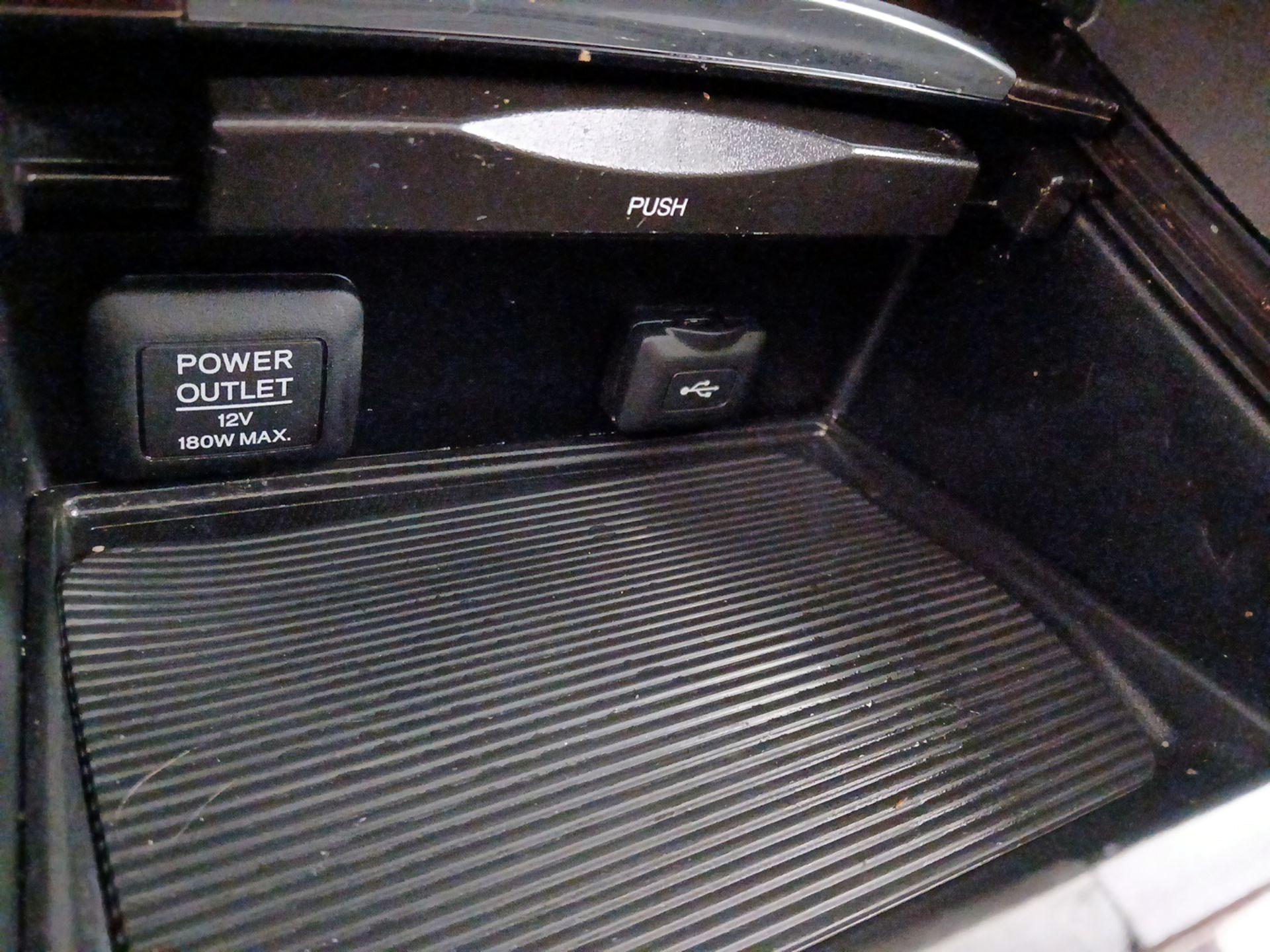 Thumbnail: 2017 Acura TLX - 18