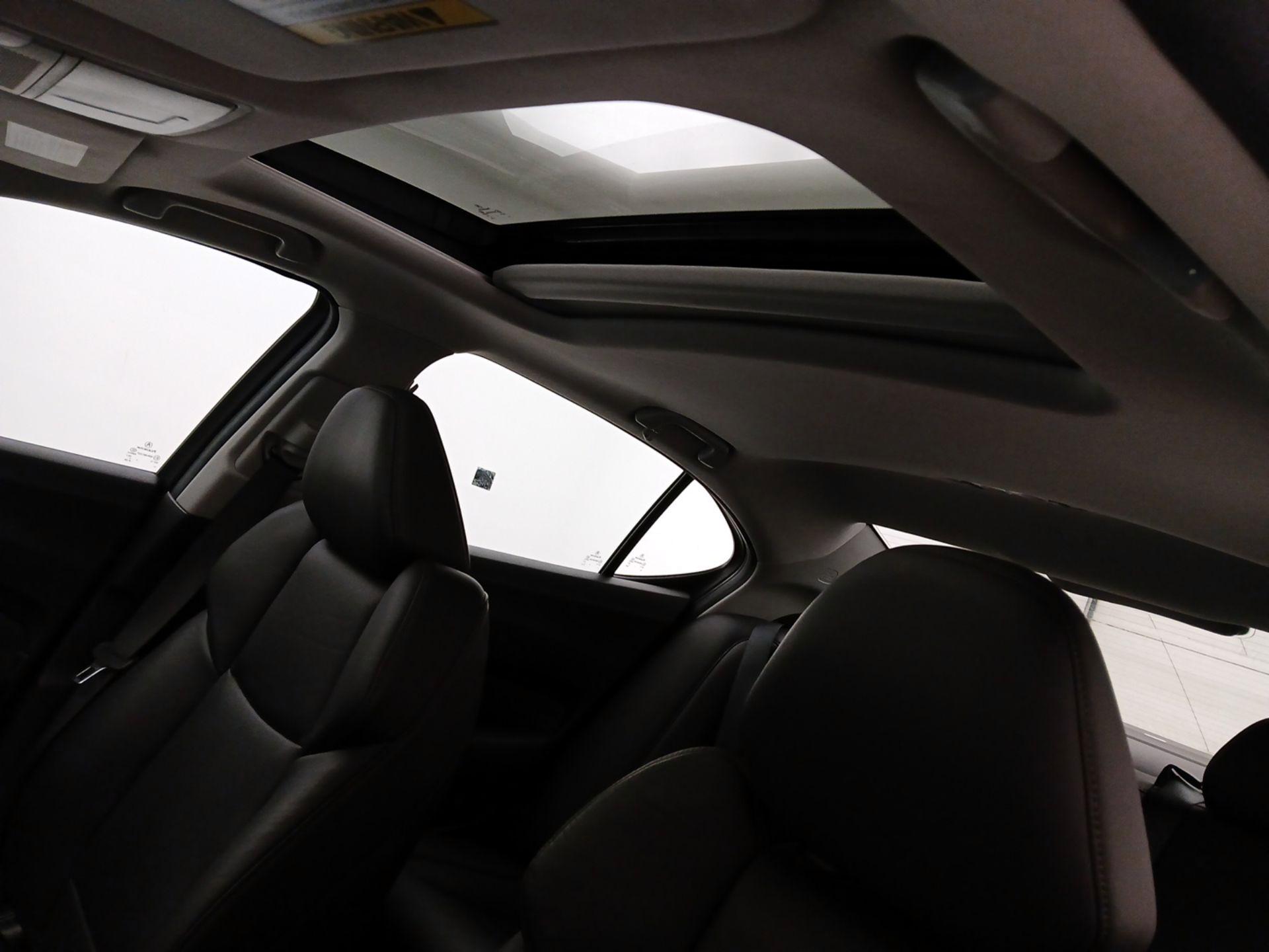 Thumbnail: 2017 Acura TLX - 19