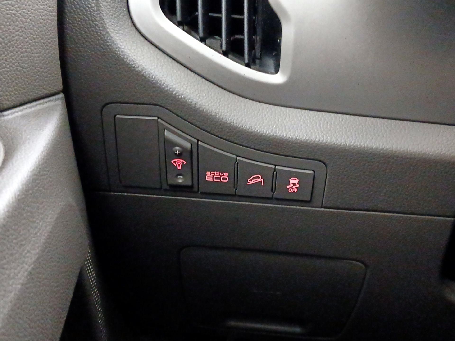 Thumbnail: 2016 Kia Sportage - 13