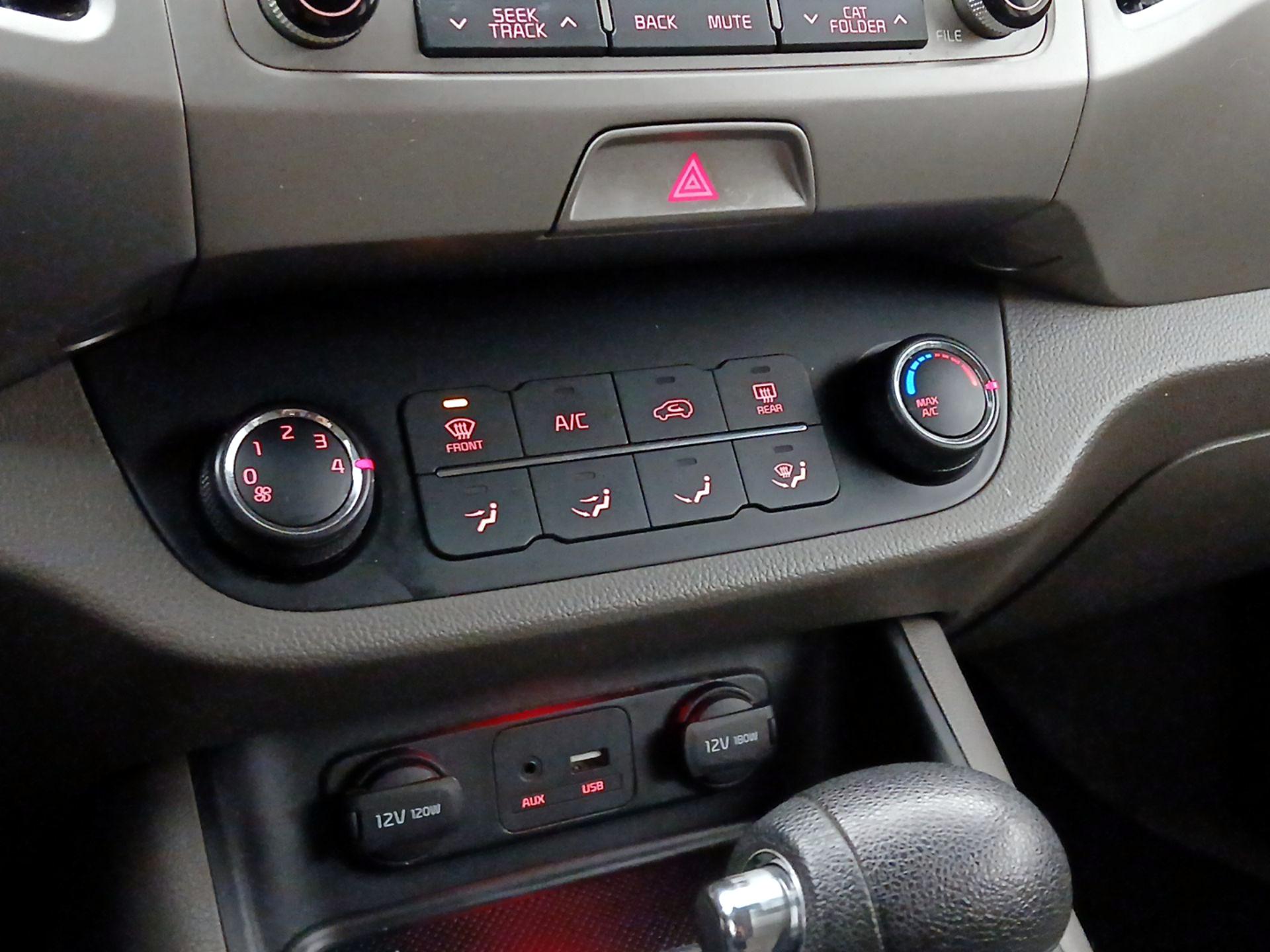 Thumbnail: 2016 Kia Sportage - 15