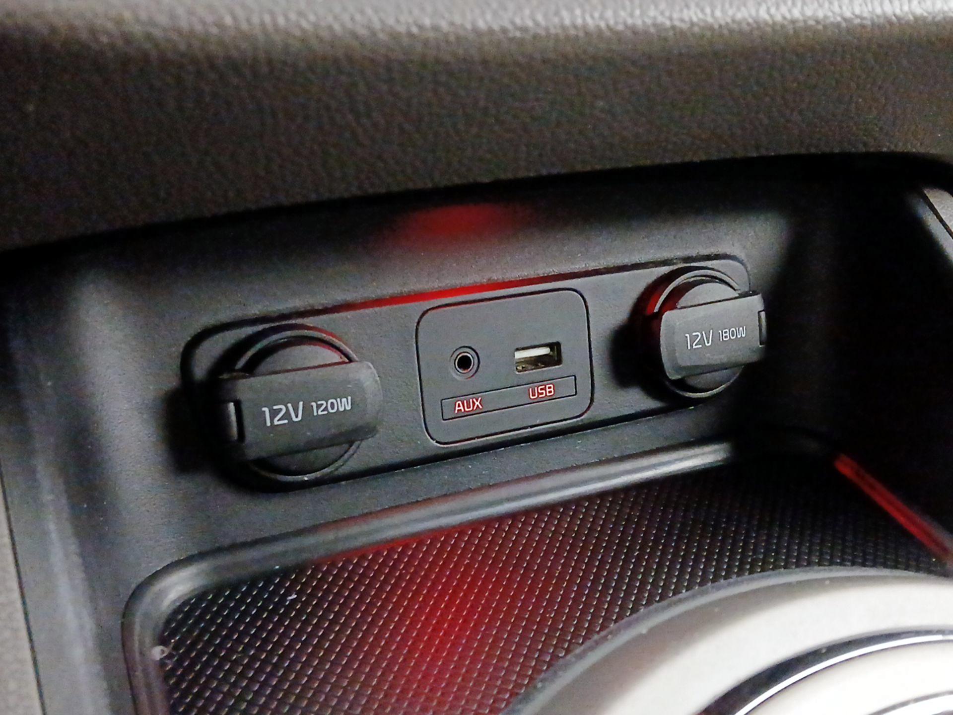 Thumbnail: 2016 Kia Sportage - 17