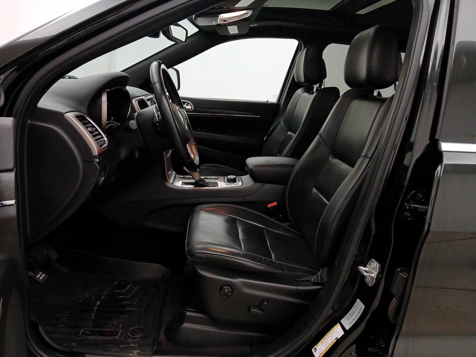 Thumbnail: 2017 Jeep Grand Cherokee - 11