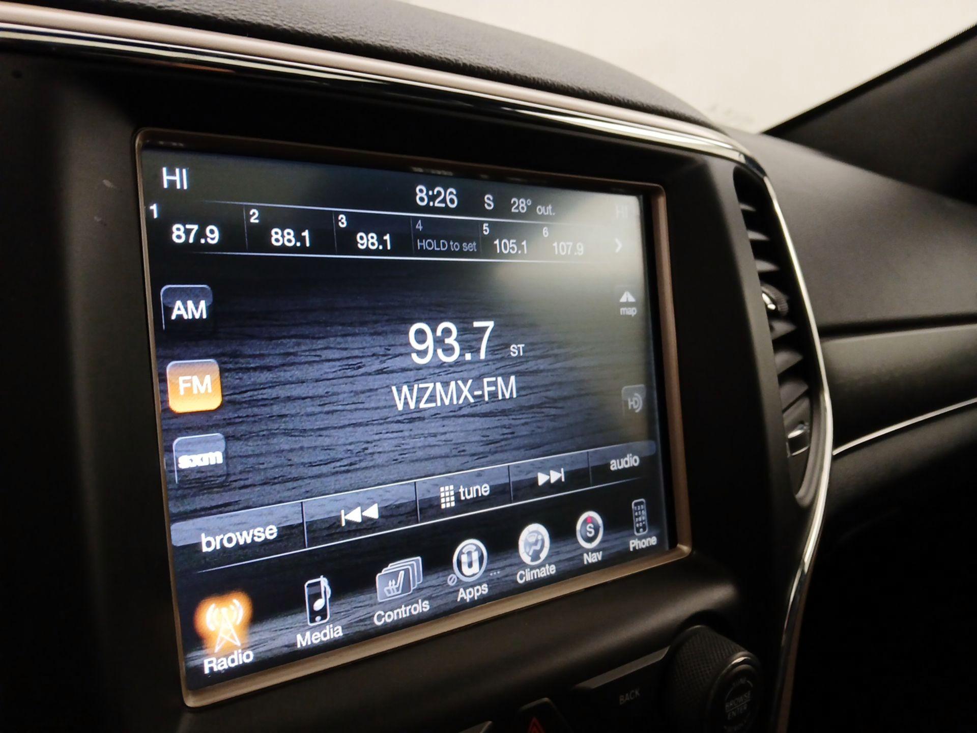 Thumbnail: 2017 Jeep Grand Cherokee - 16