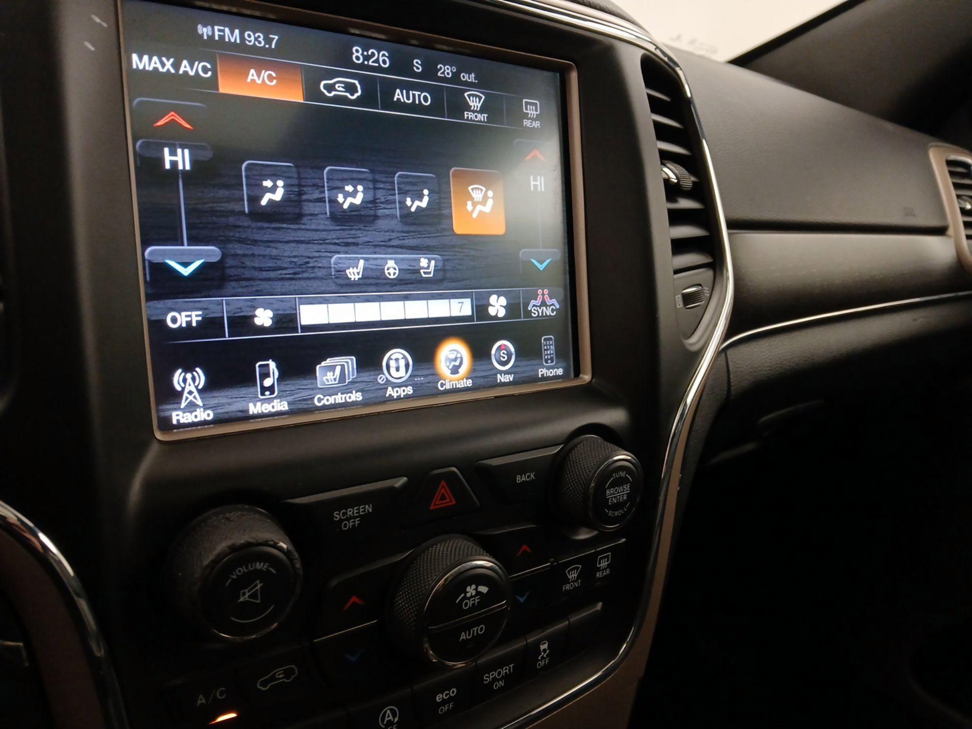 Thumbnail: 2017 Jeep Grand Cherokee - 17