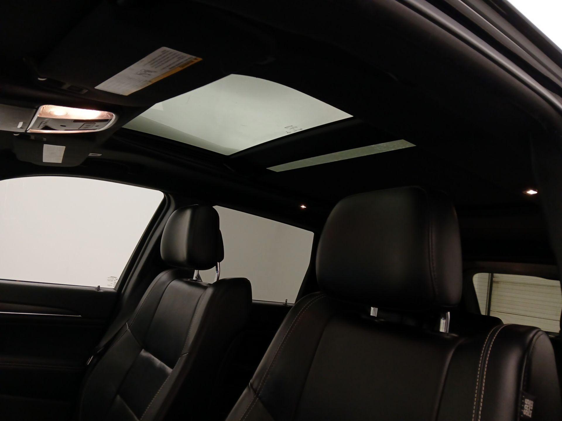 Thumbnail: 2017 Jeep Grand Cherokee - 20