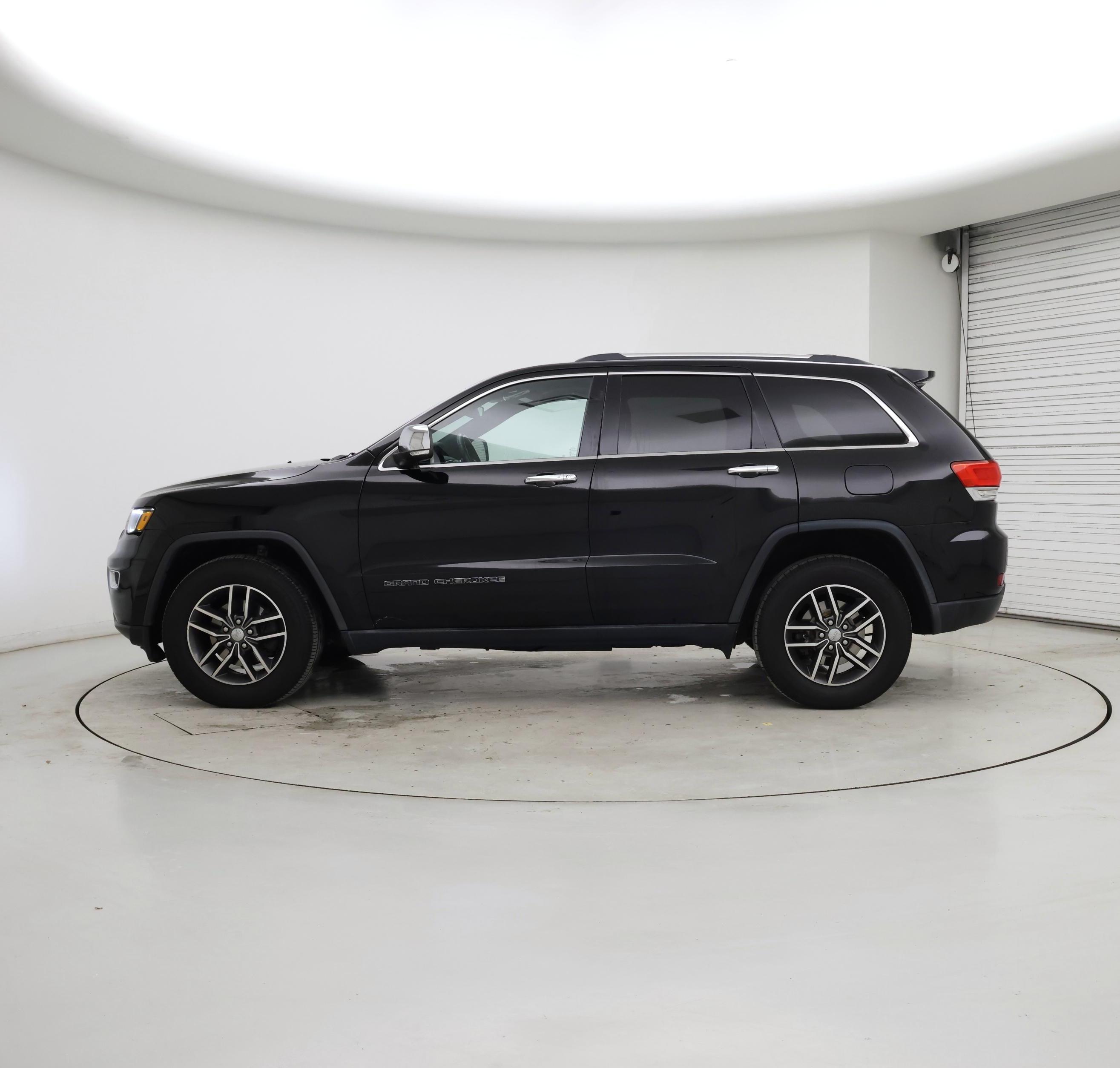 Thumbnail: 2017 Jeep Grand Cherokee - 3