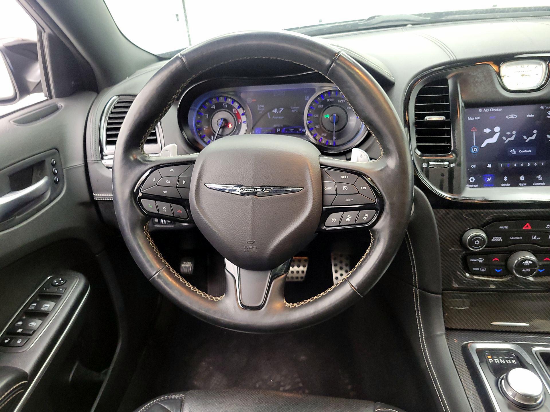 Thumbnail: 2023 Chrysler 300 - 10