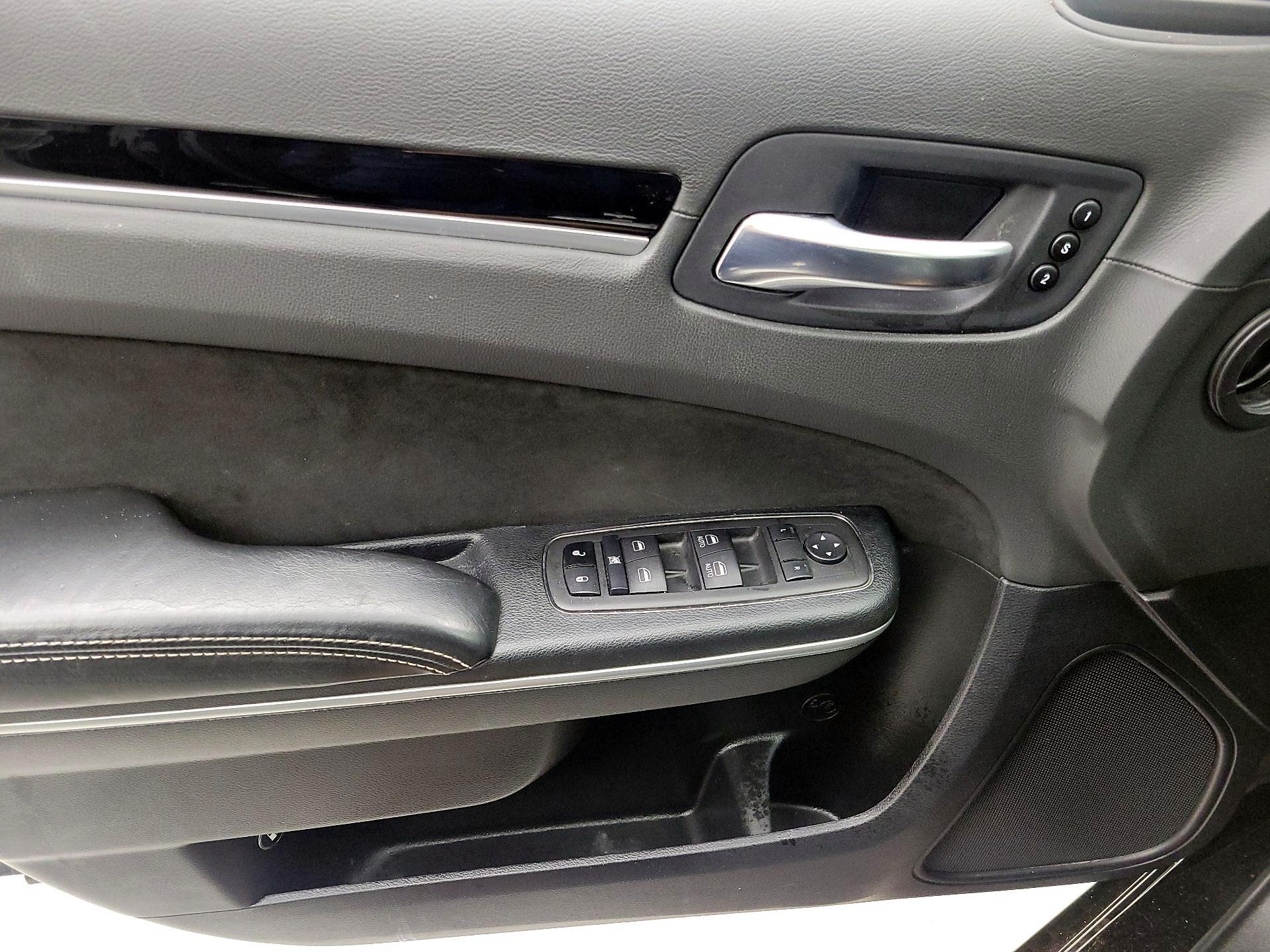 Thumbnail: 2023 Chrysler 300 - 12