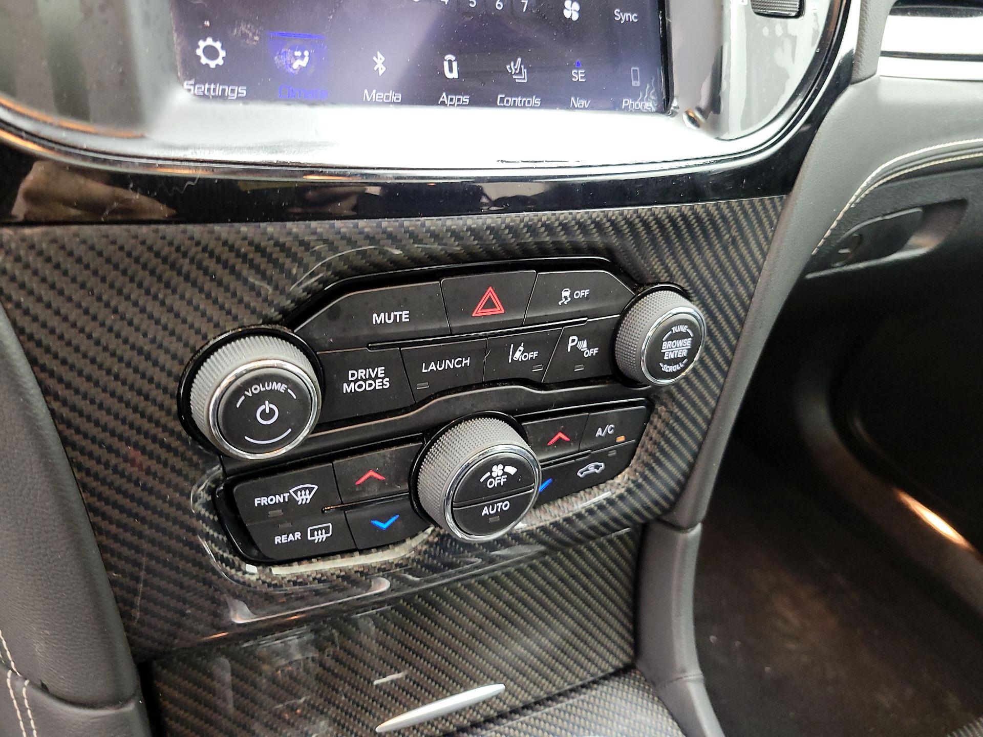 Thumbnail: 2023 Chrysler 300 - 16