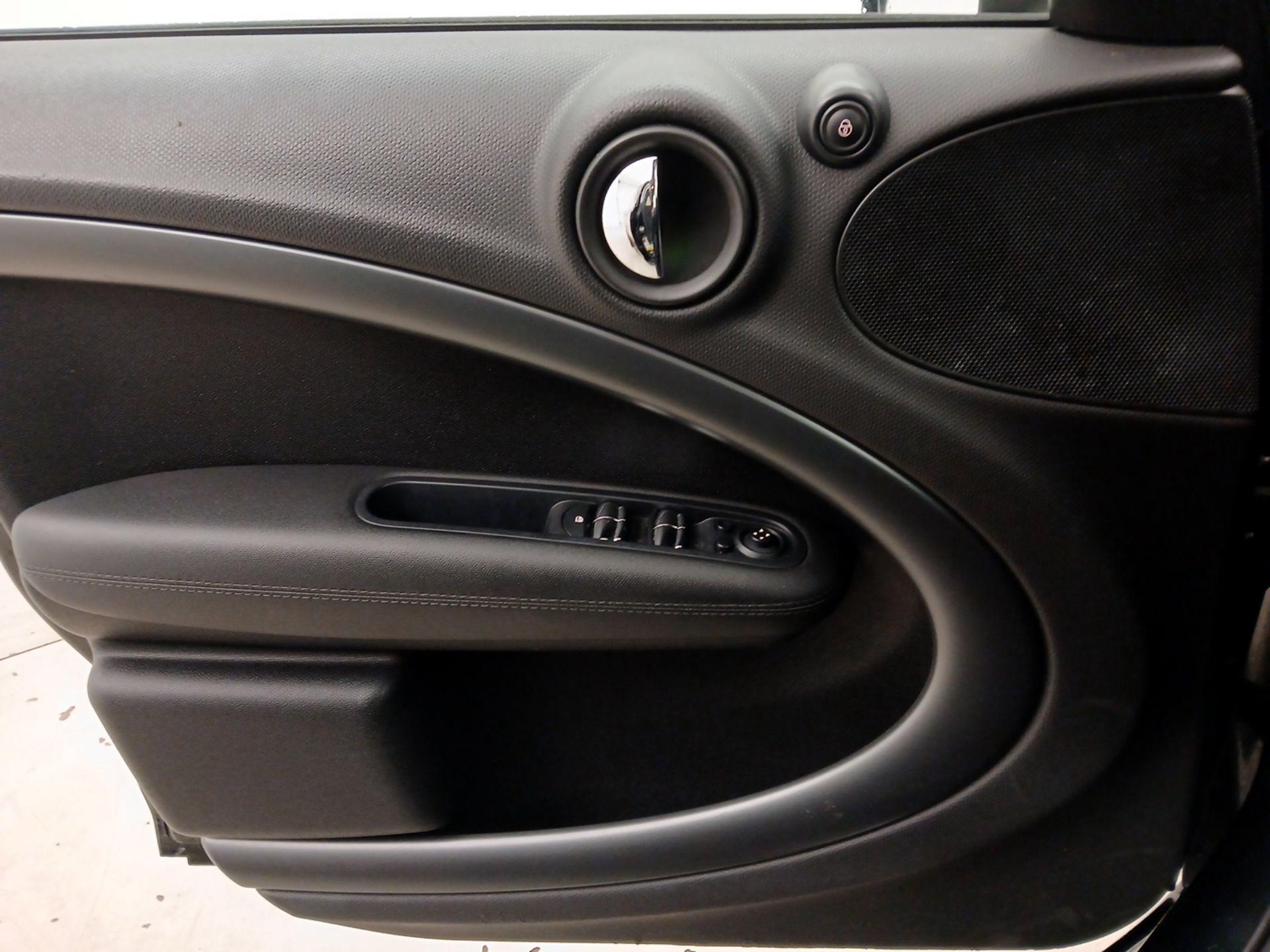 Thumbnail: 2015 MINI Cooper Countryman - 12