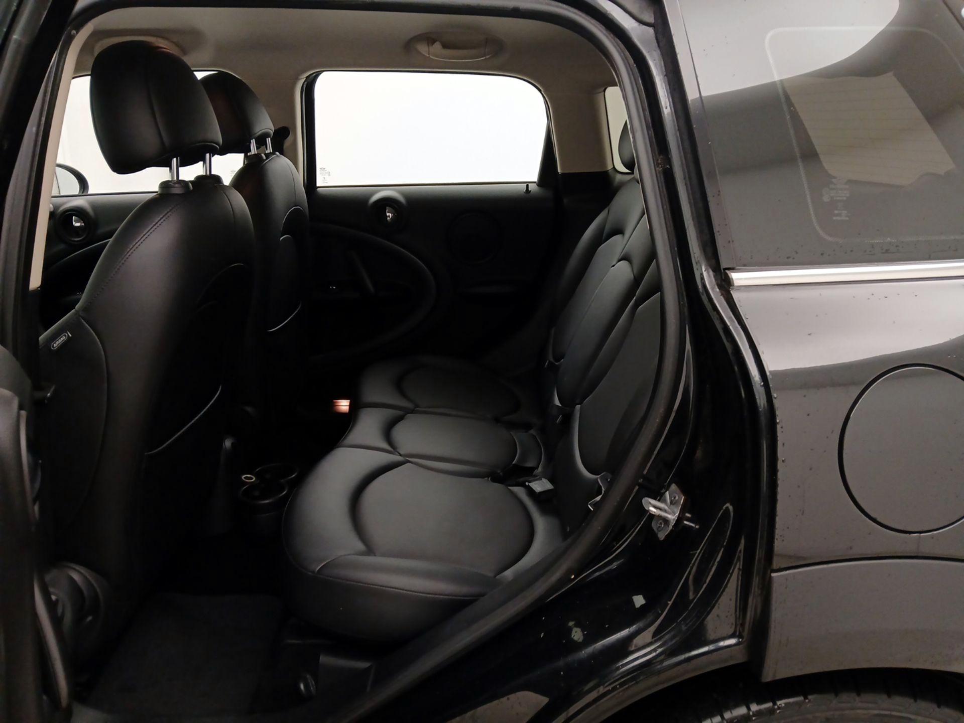 Thumbnail: 2015 MINI Cooper Countryman - 16