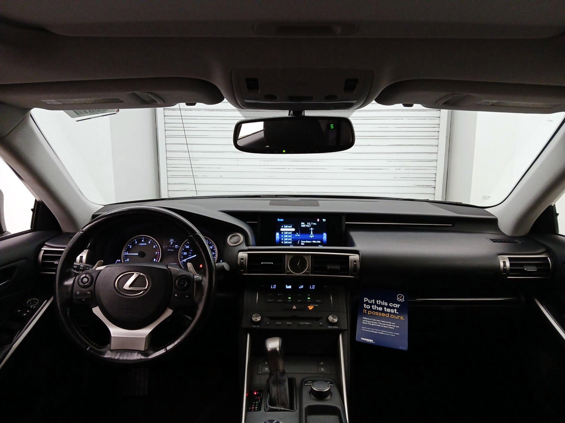 Thumbnail: 2016 Lexus IS - 9