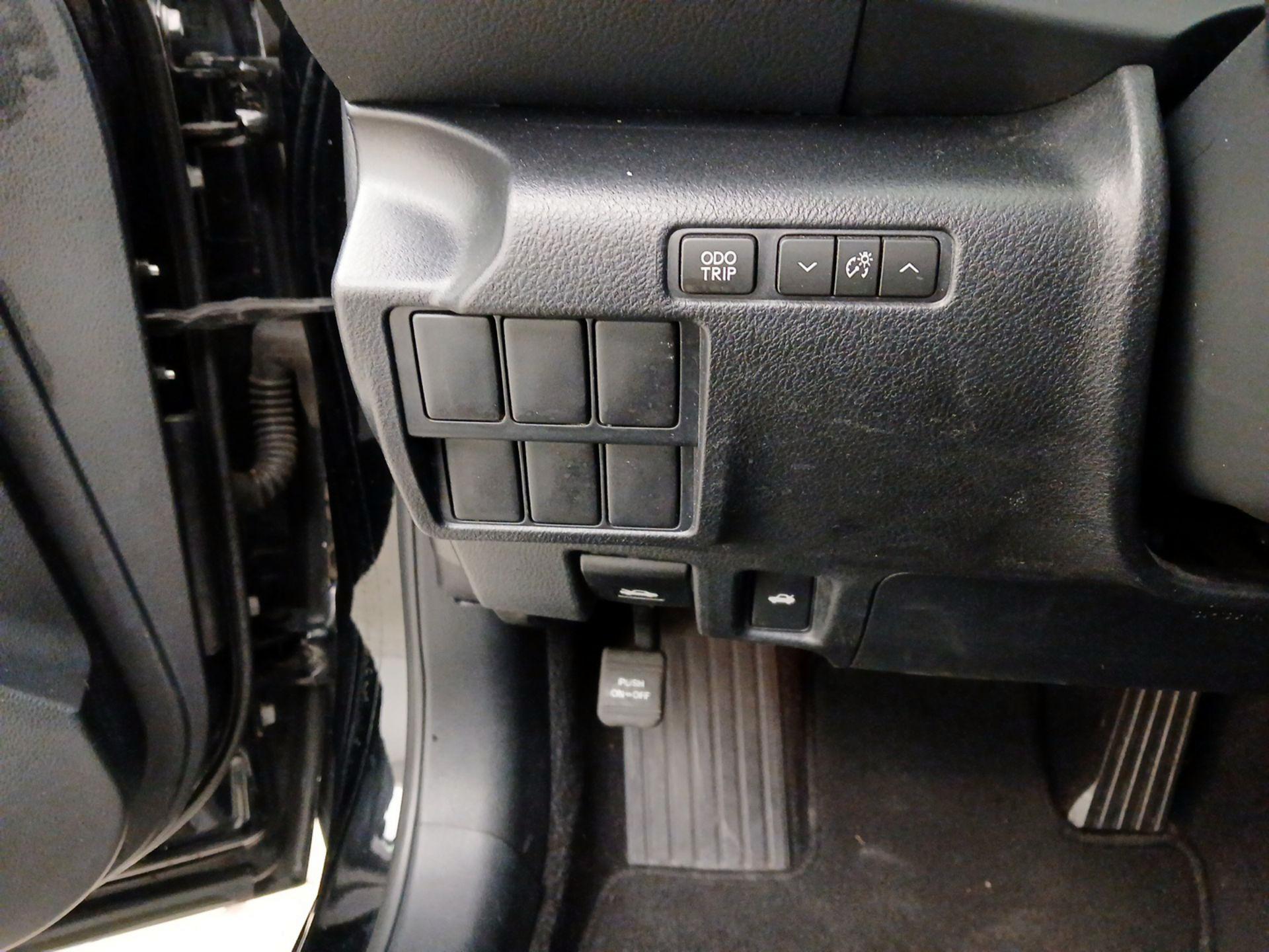 Thumbnail: 2016 Lexus IS - 13