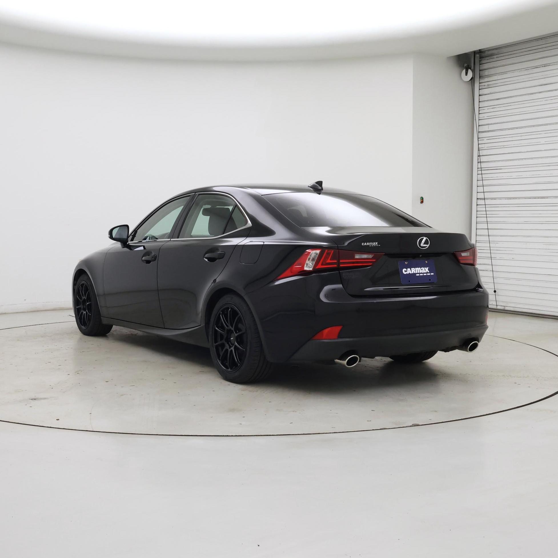 Thumbnail: 2016 Lexus IS - 2