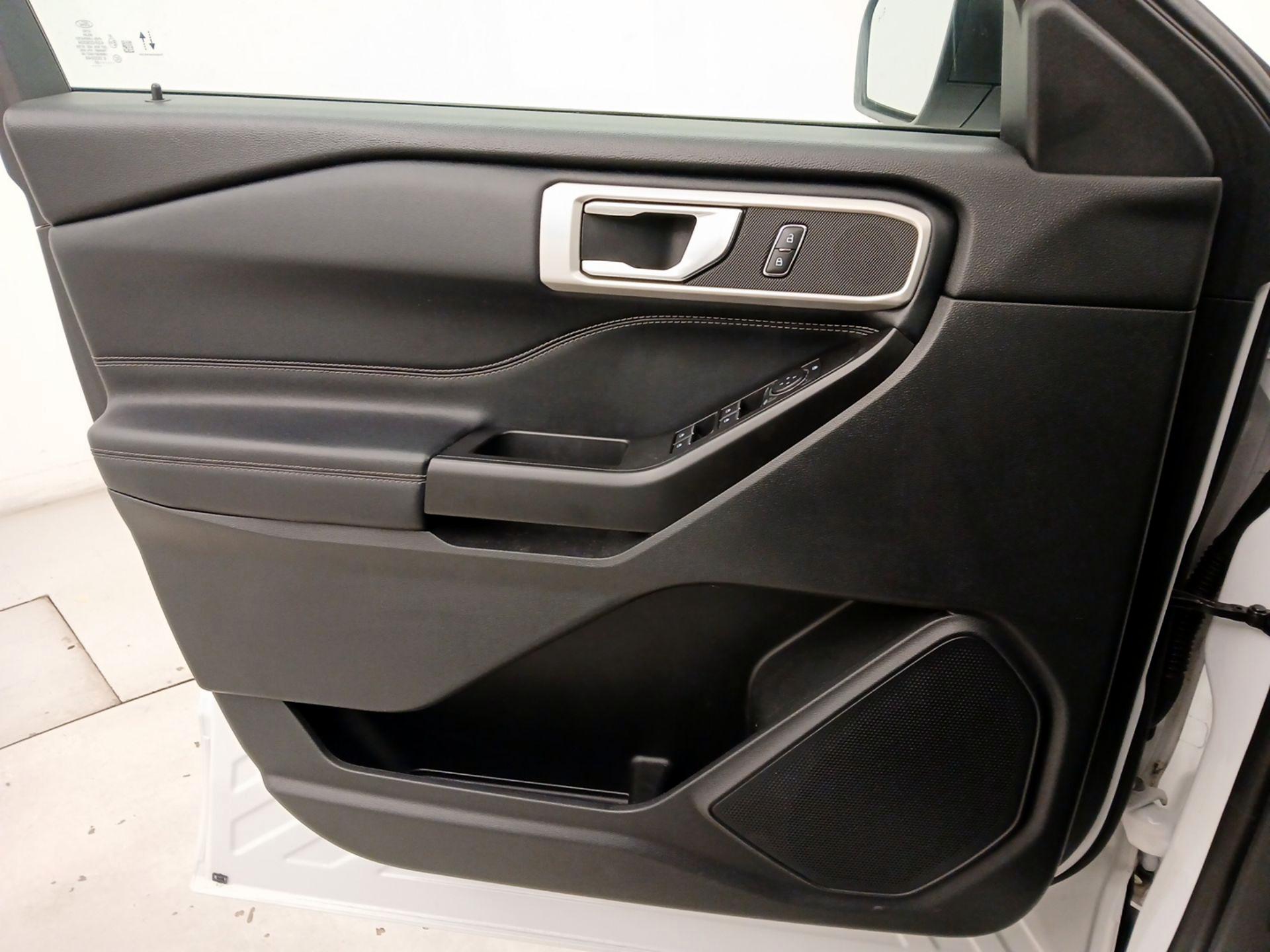 Thumbnail: 2020 Ford Explorer - 12