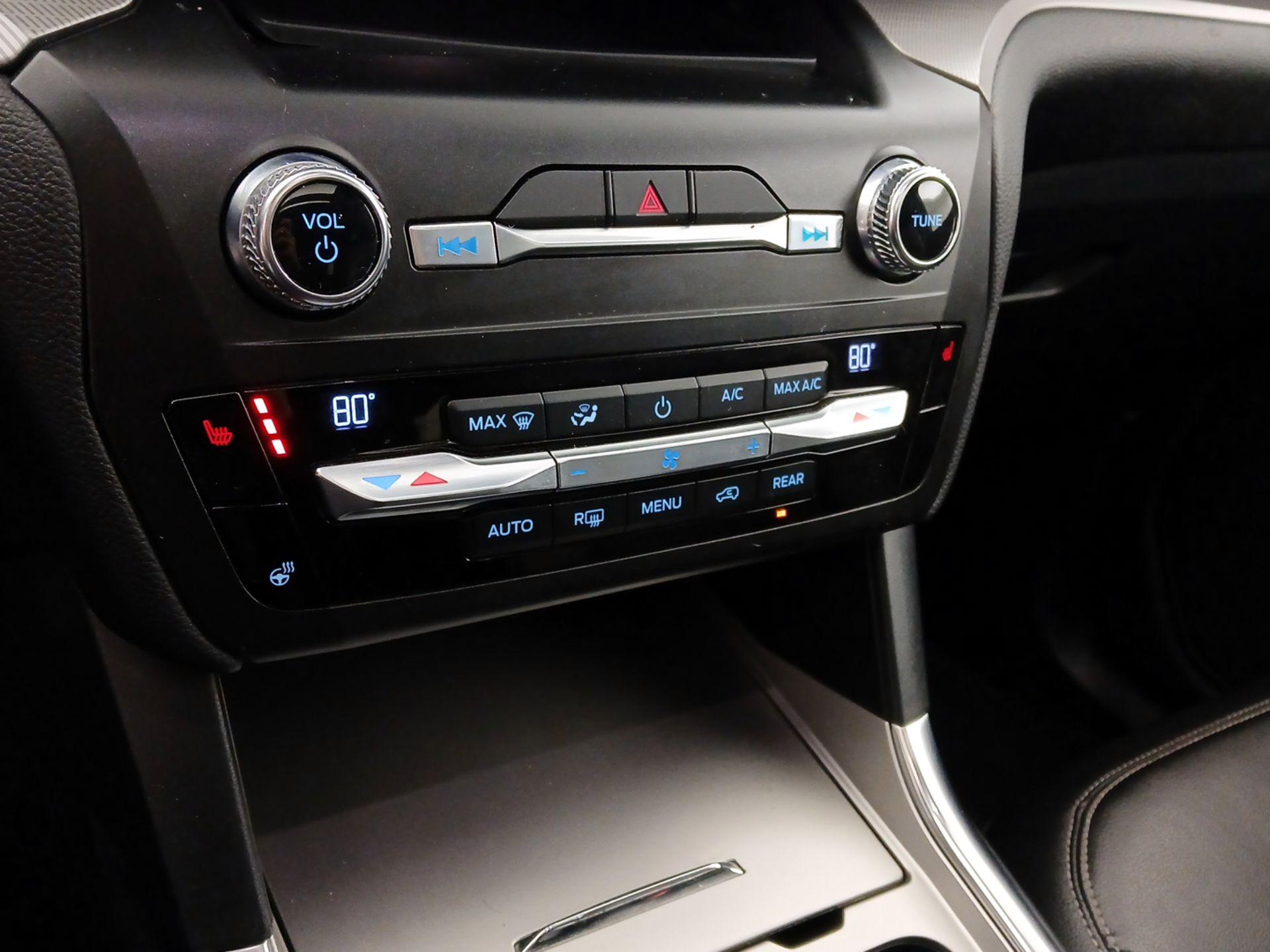 Thumbnail: 2020 Ford Explorer - 16