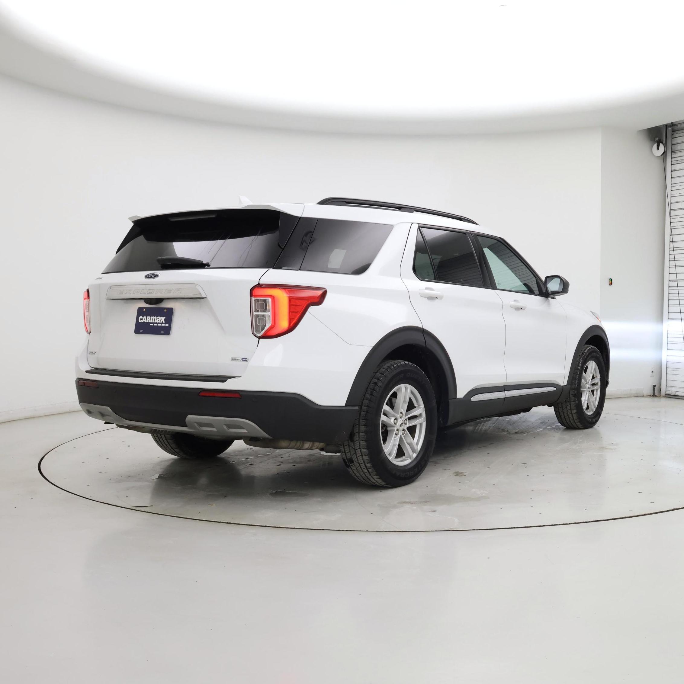 Thumbnail: 2020 Ford Explorer - 8