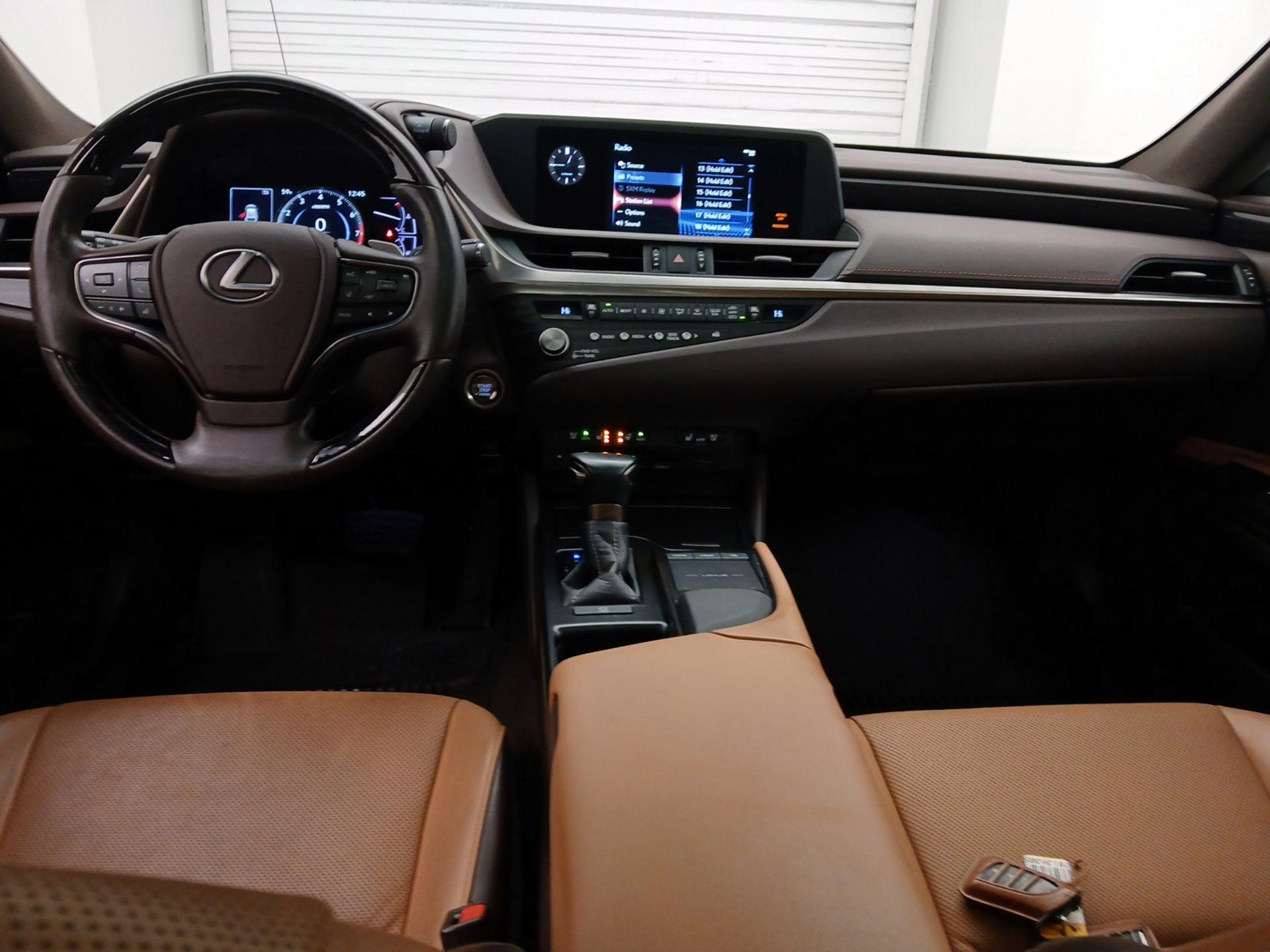 Thumbnail: 2021 Lexus ES - 9