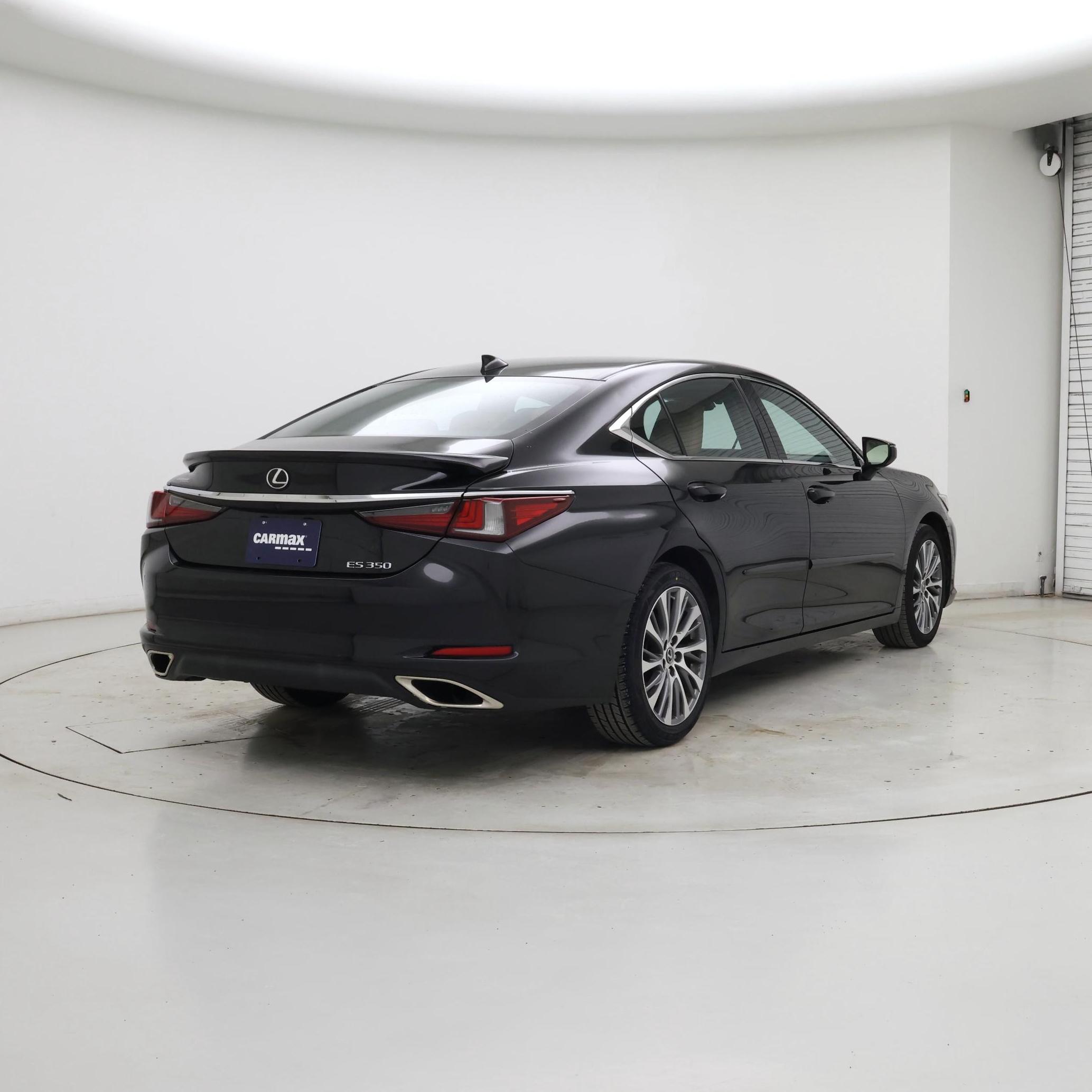 Thumbnail: 2021 Lexus ES - 8